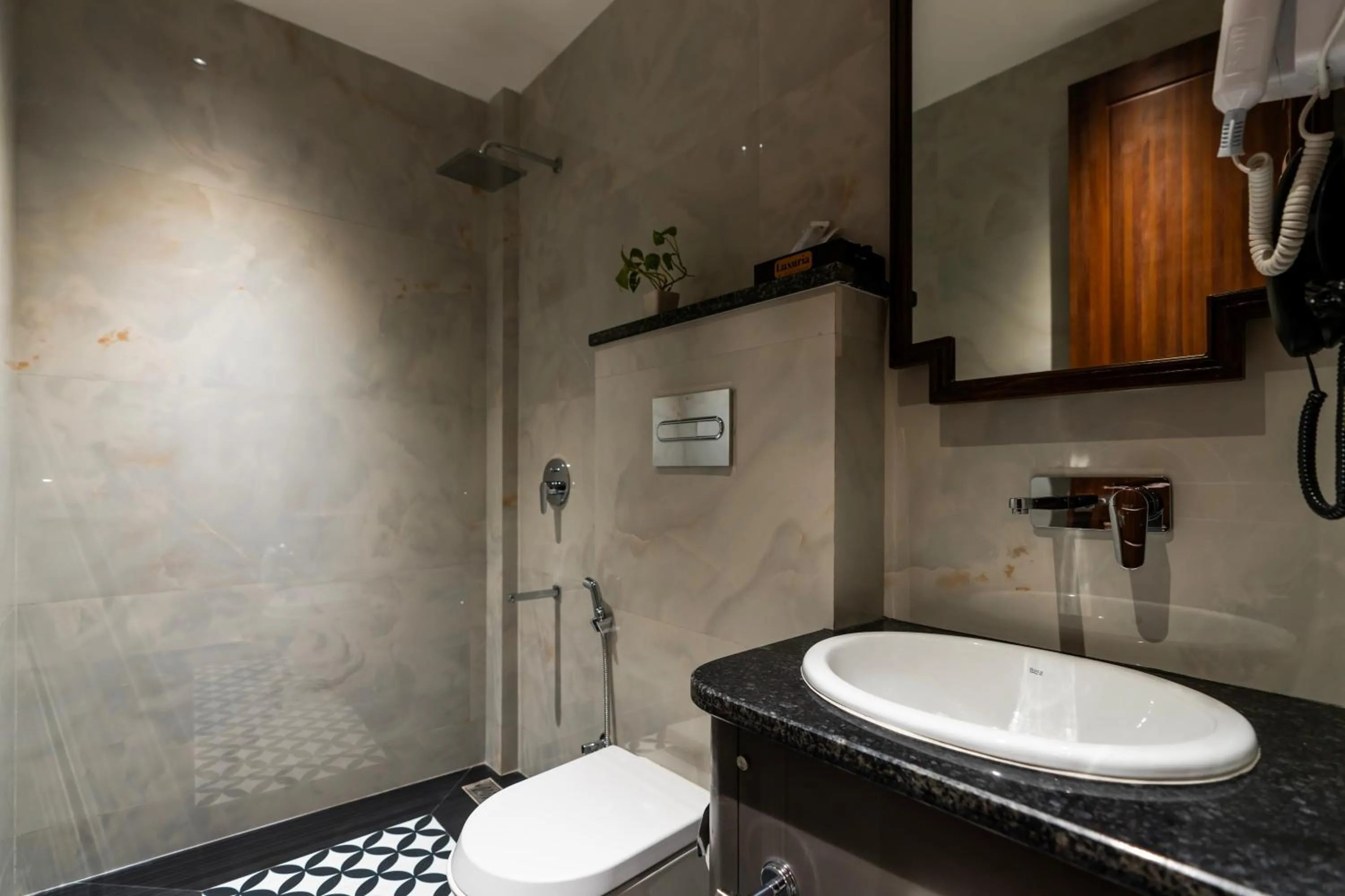 Shower in Luxuria Varanasi By Moustache