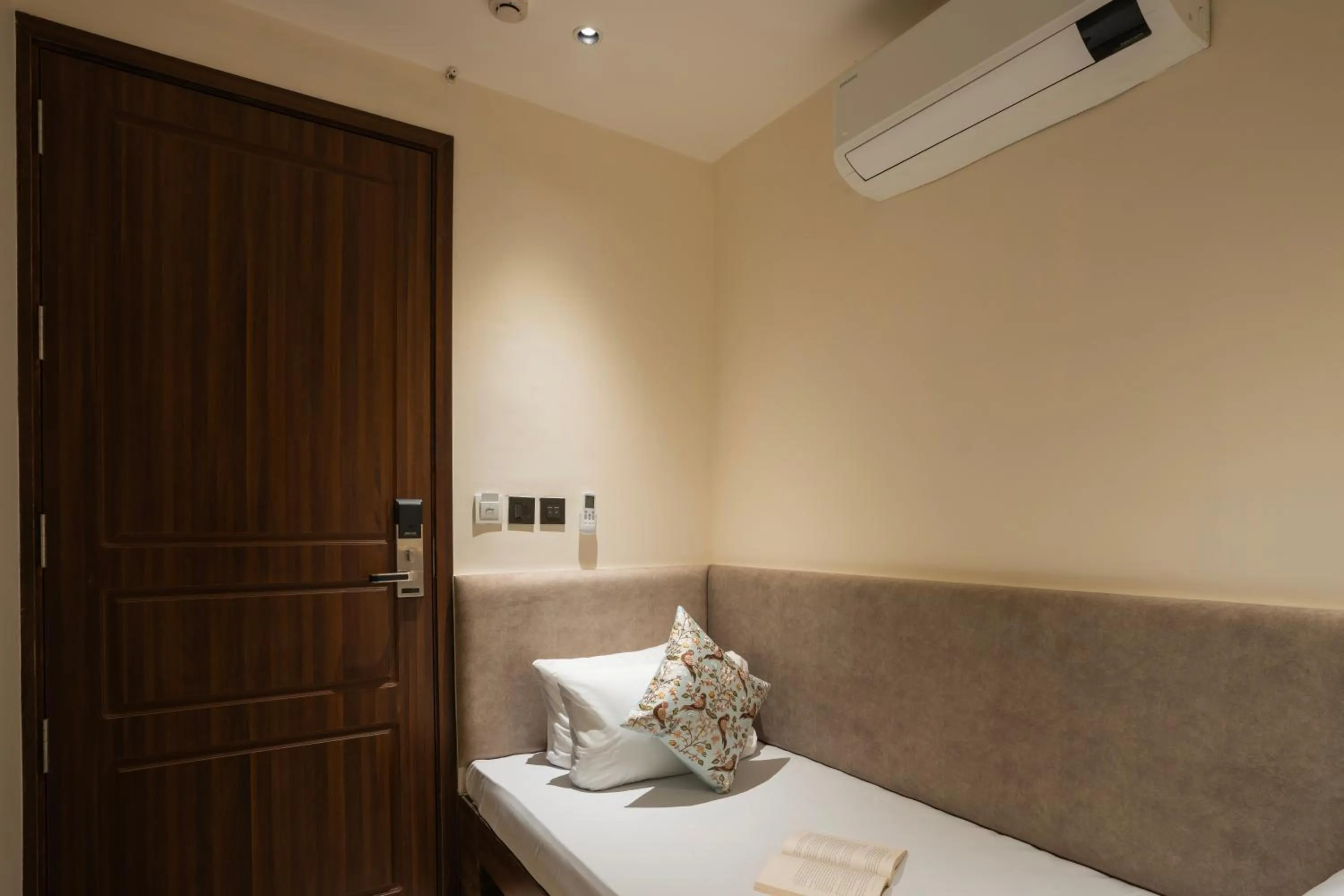 Bed in Luxuria Varanasi By Moustache