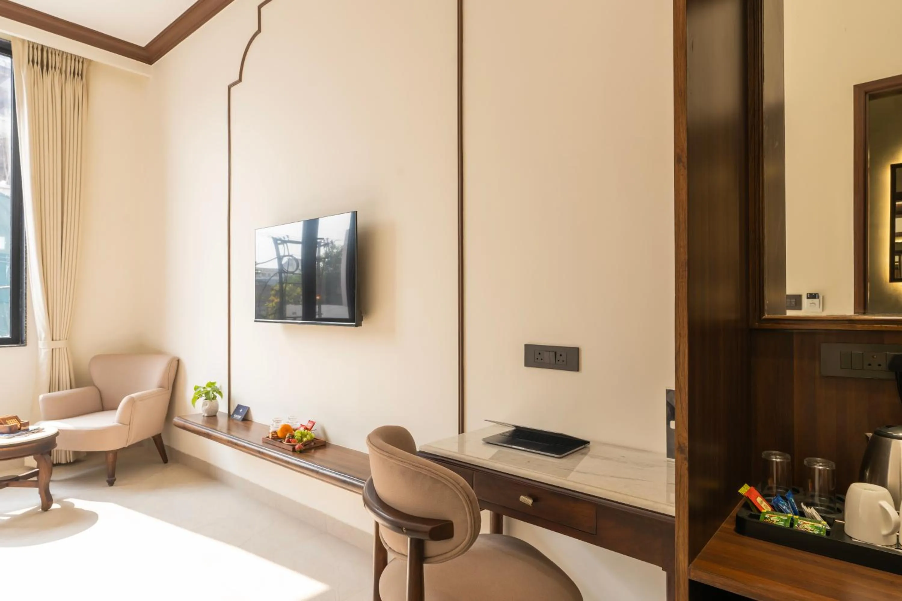 TV and multimedia in Luxuria Varanasi By Moustache