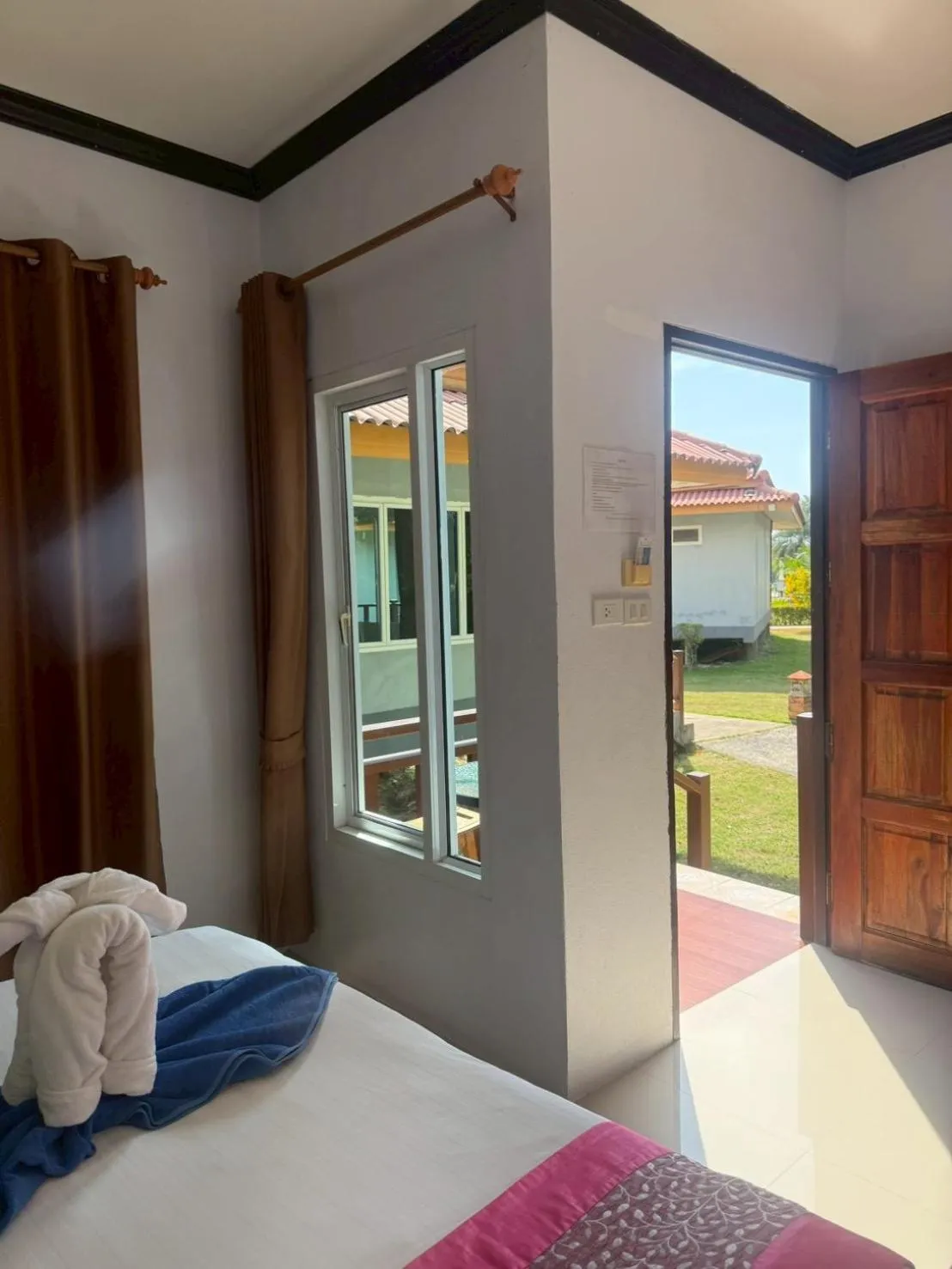 Bed in Lanta Lapaya Resort