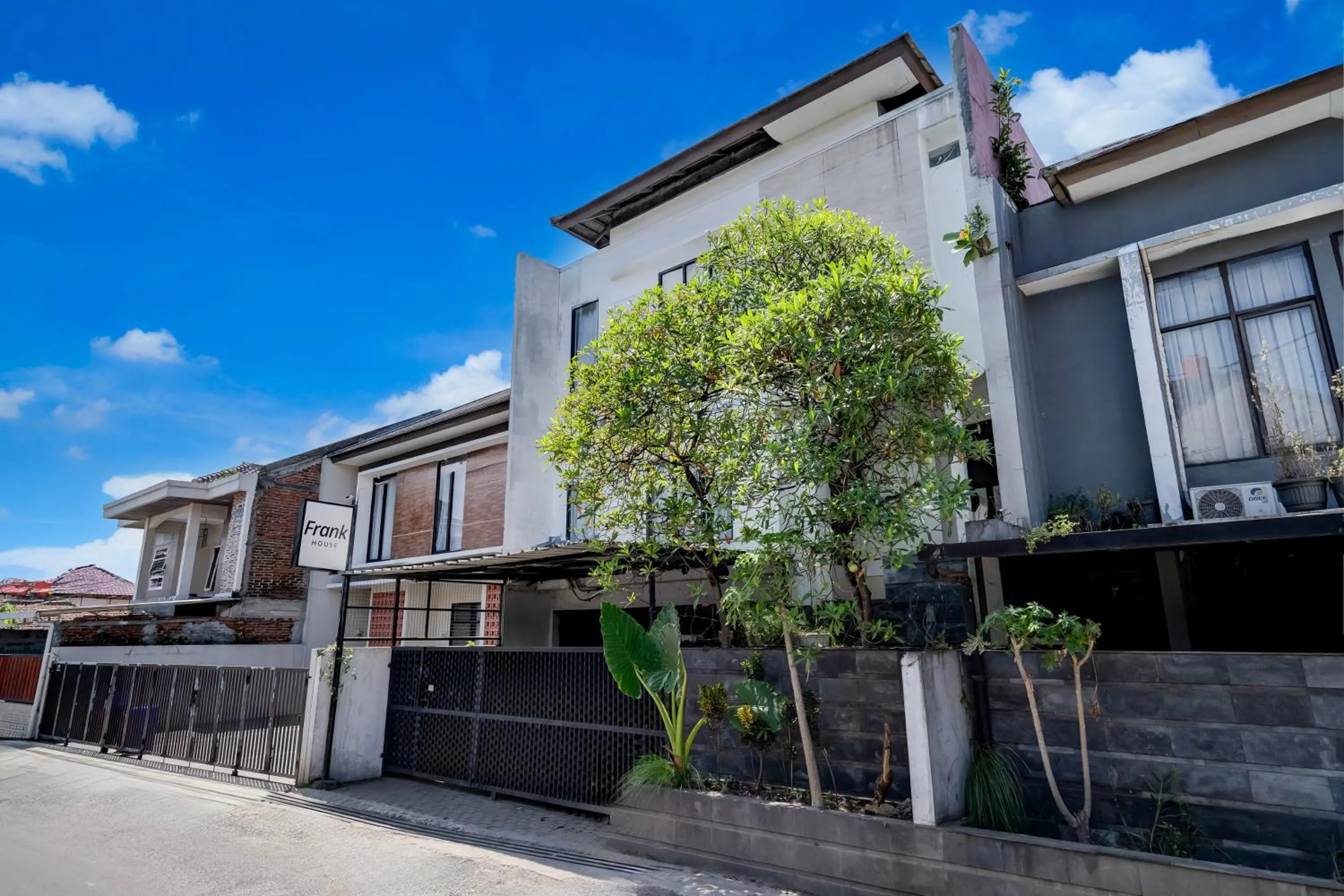 Property building in Hotel O near Politeknik Negeri Bandung formerly Frank House