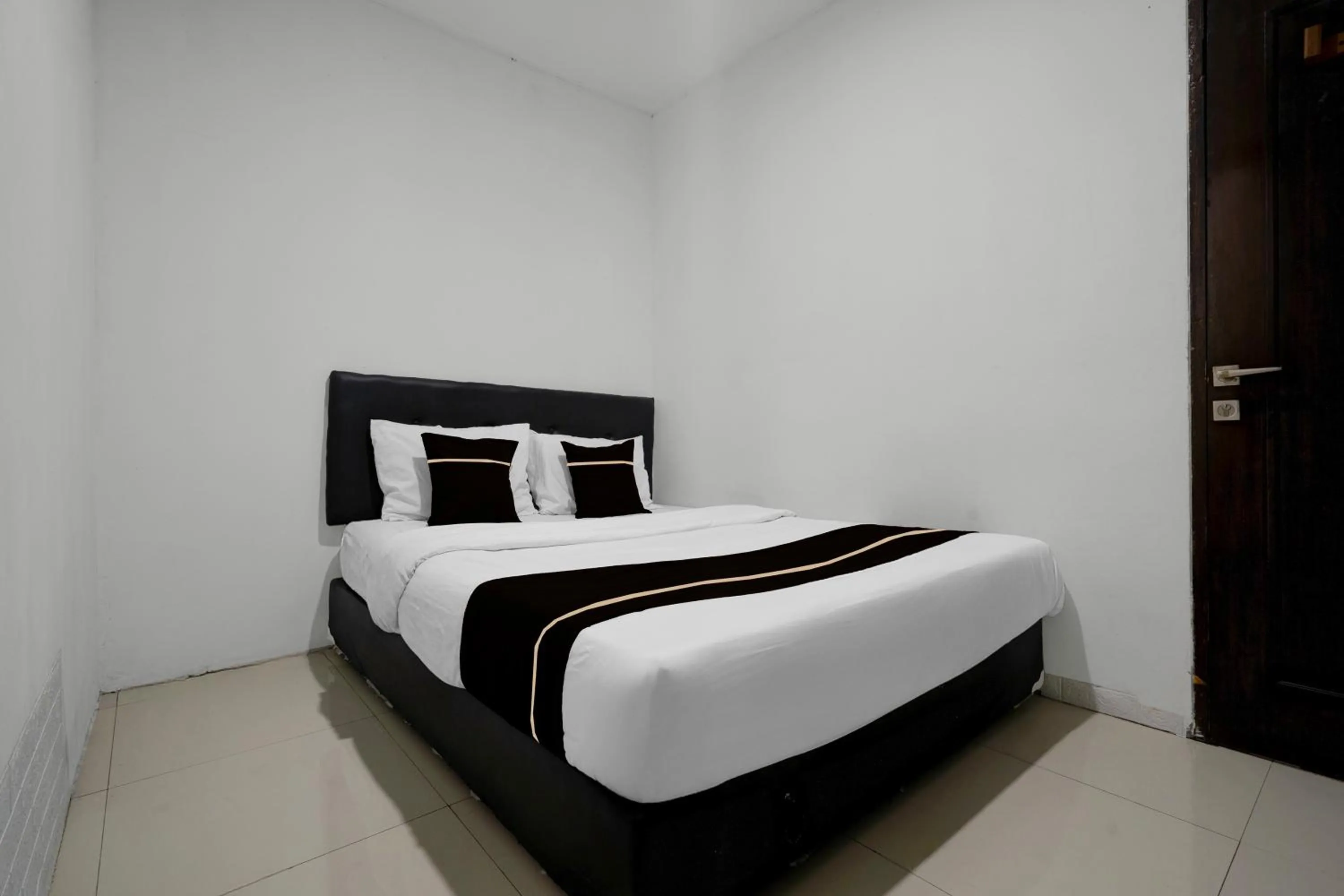 Bedroom, Bed in Hotel O near Politeknik Negeri Bandung formerly Frank House