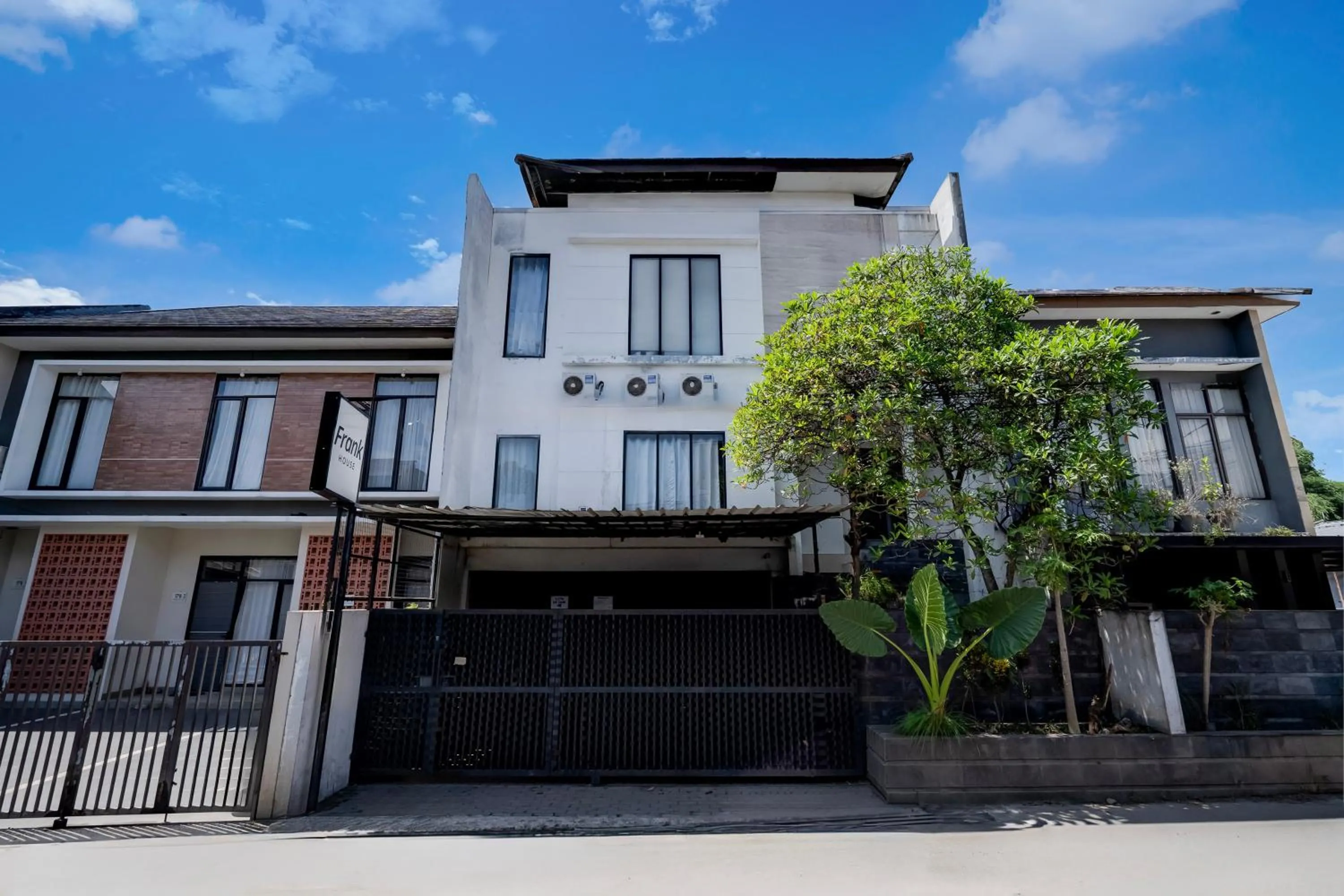 Property building in Hotel O near Politeknik Negeri Bandung formerly Frank House