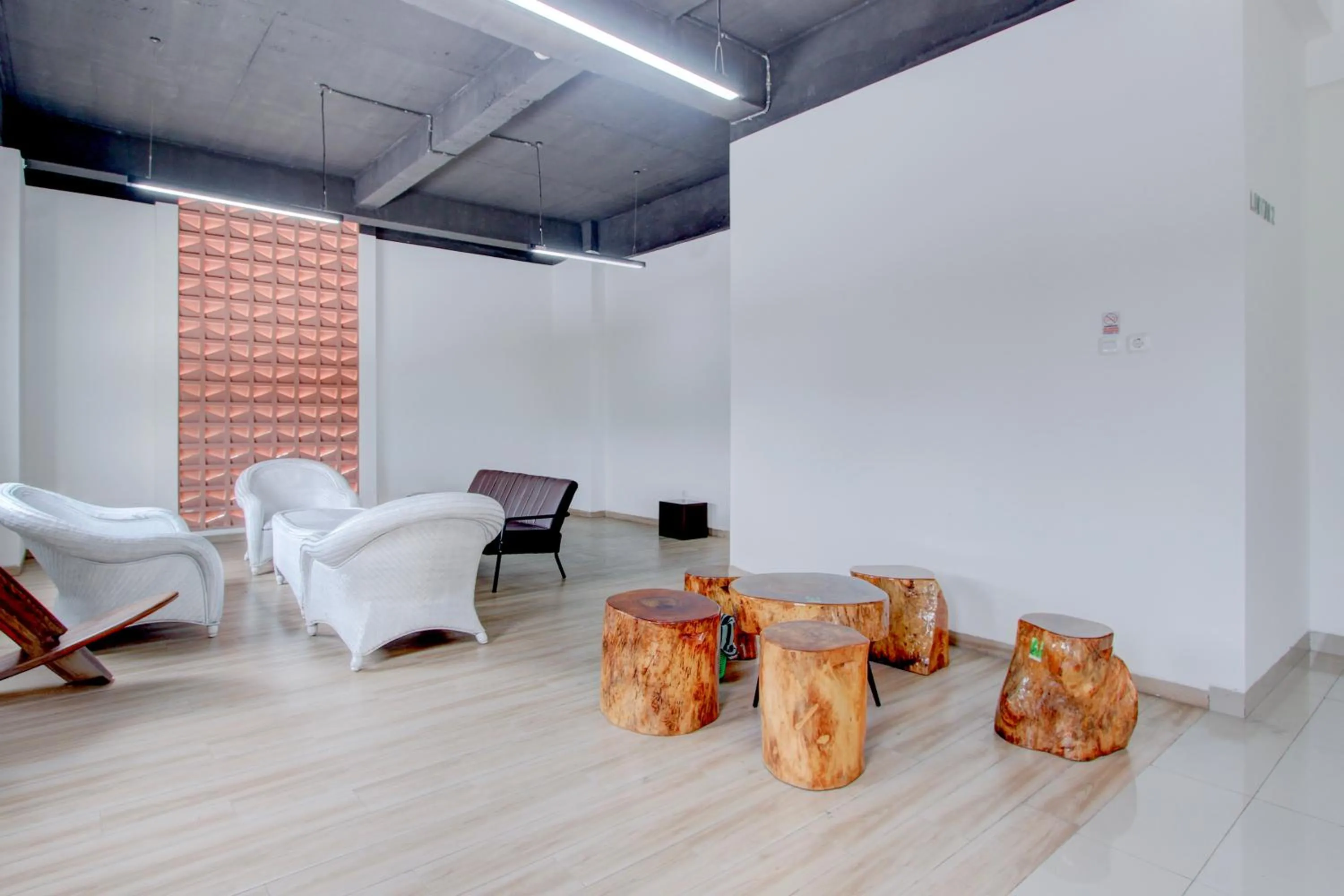 Townhouse Oak near The Park Mall Solo formerly D’Nawasena Guest House