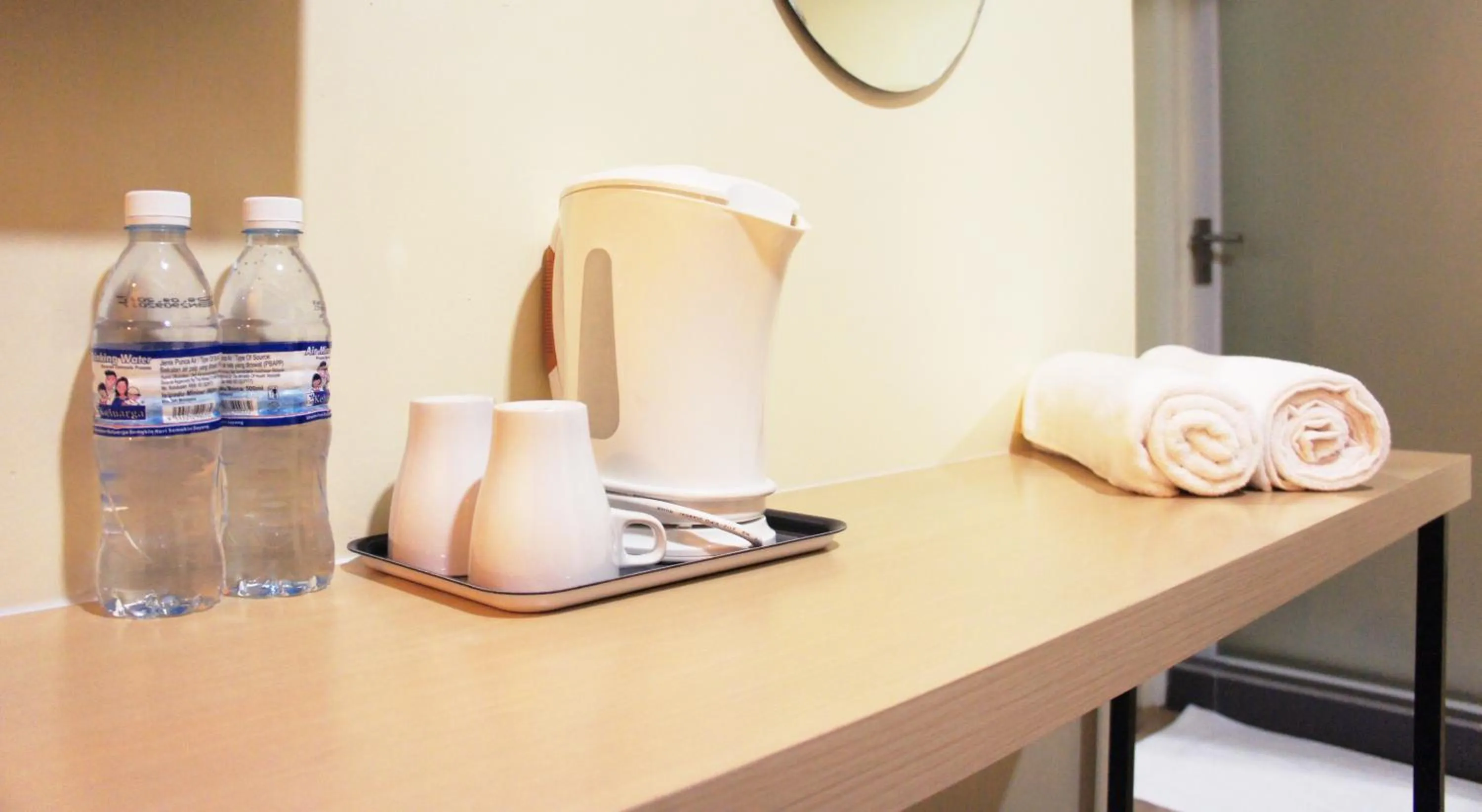 Coffee/tea facilities in No.31 Maple Inn