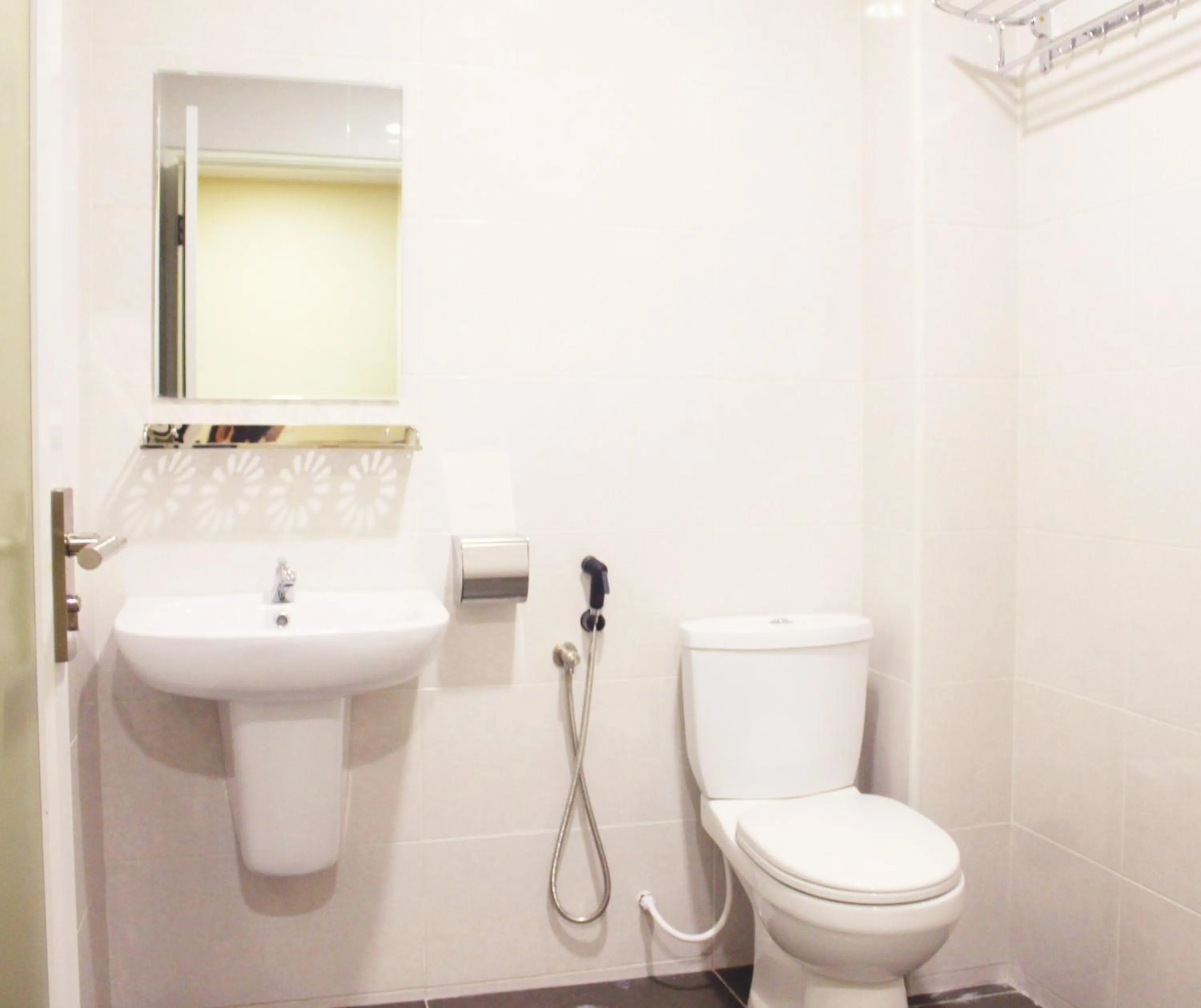 Shower in No.31 Maple Inn