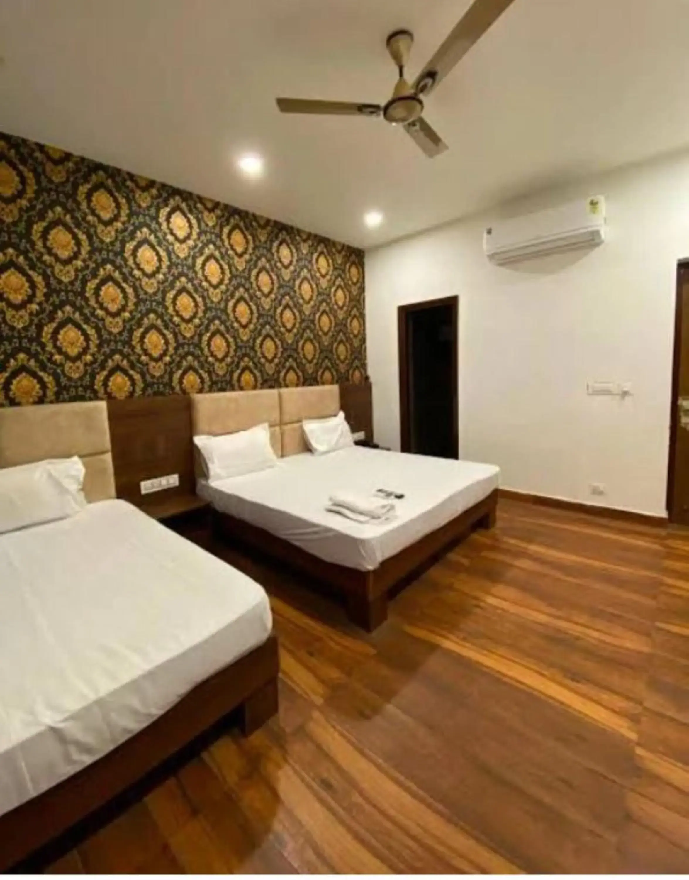 Deluxe King Suite in Hotel J-K Residency Amritsar Deluxe King Suite in Hotel J-K Residency Amritsar
