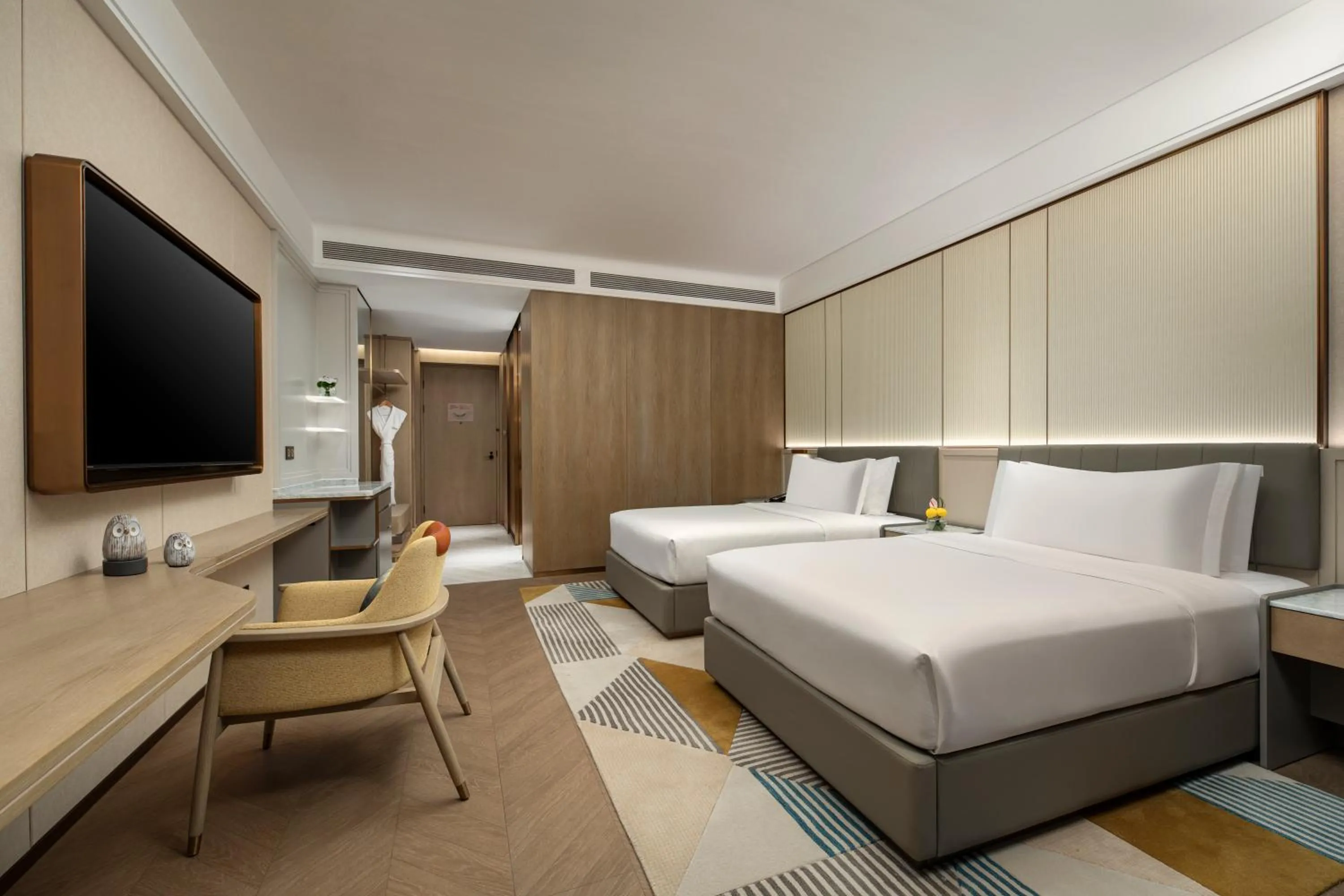 Photo of the whole room, Bed in voco Sanya Bay by IHG