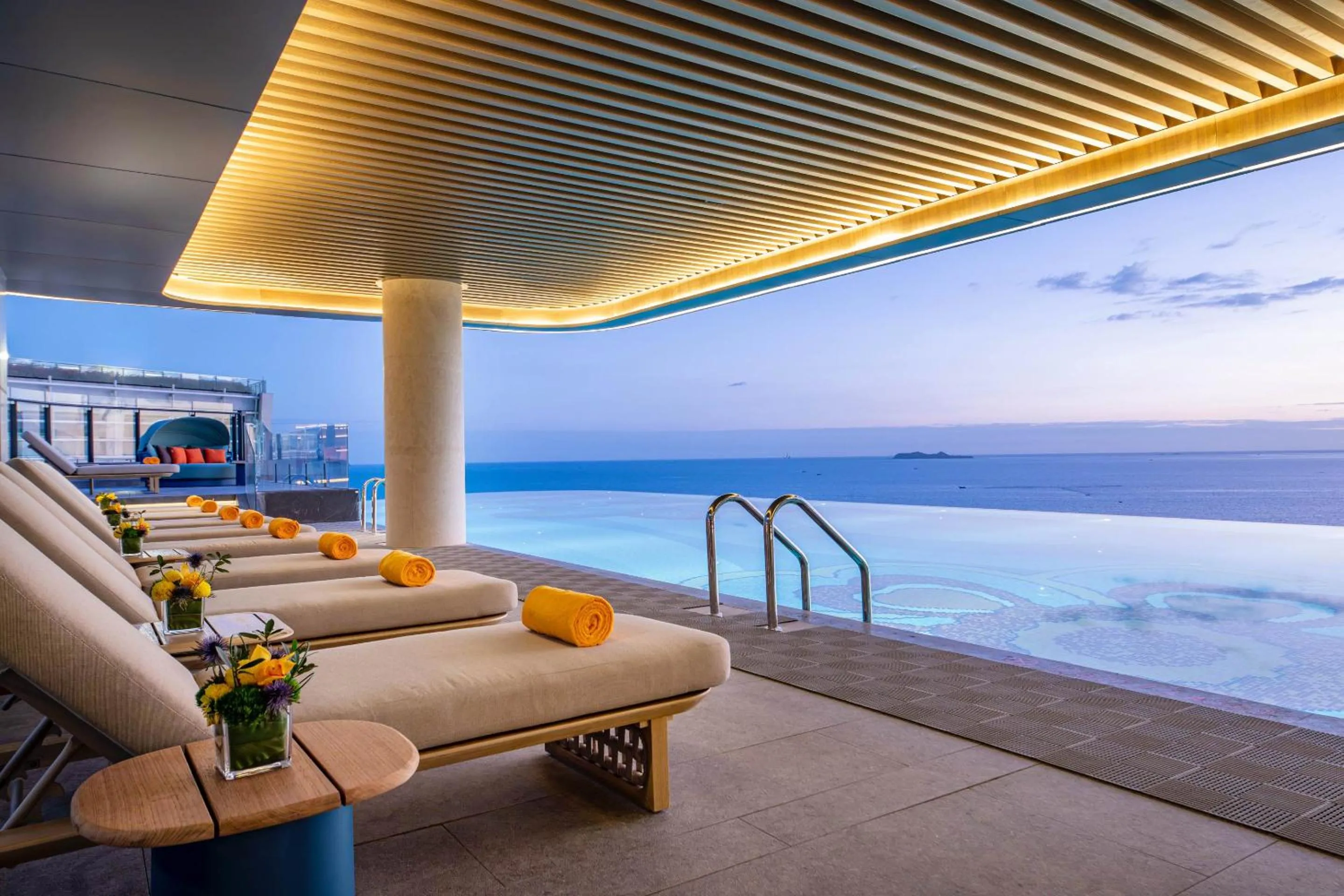 Swimming pool in voco Sanya Bay by IHG