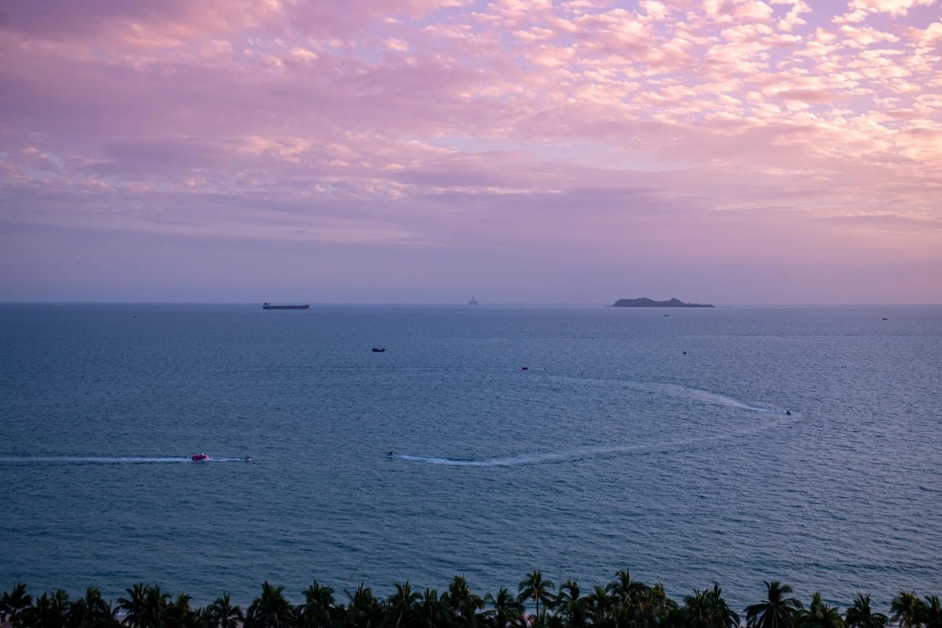 Beach in voco Sanya Bay by IHG