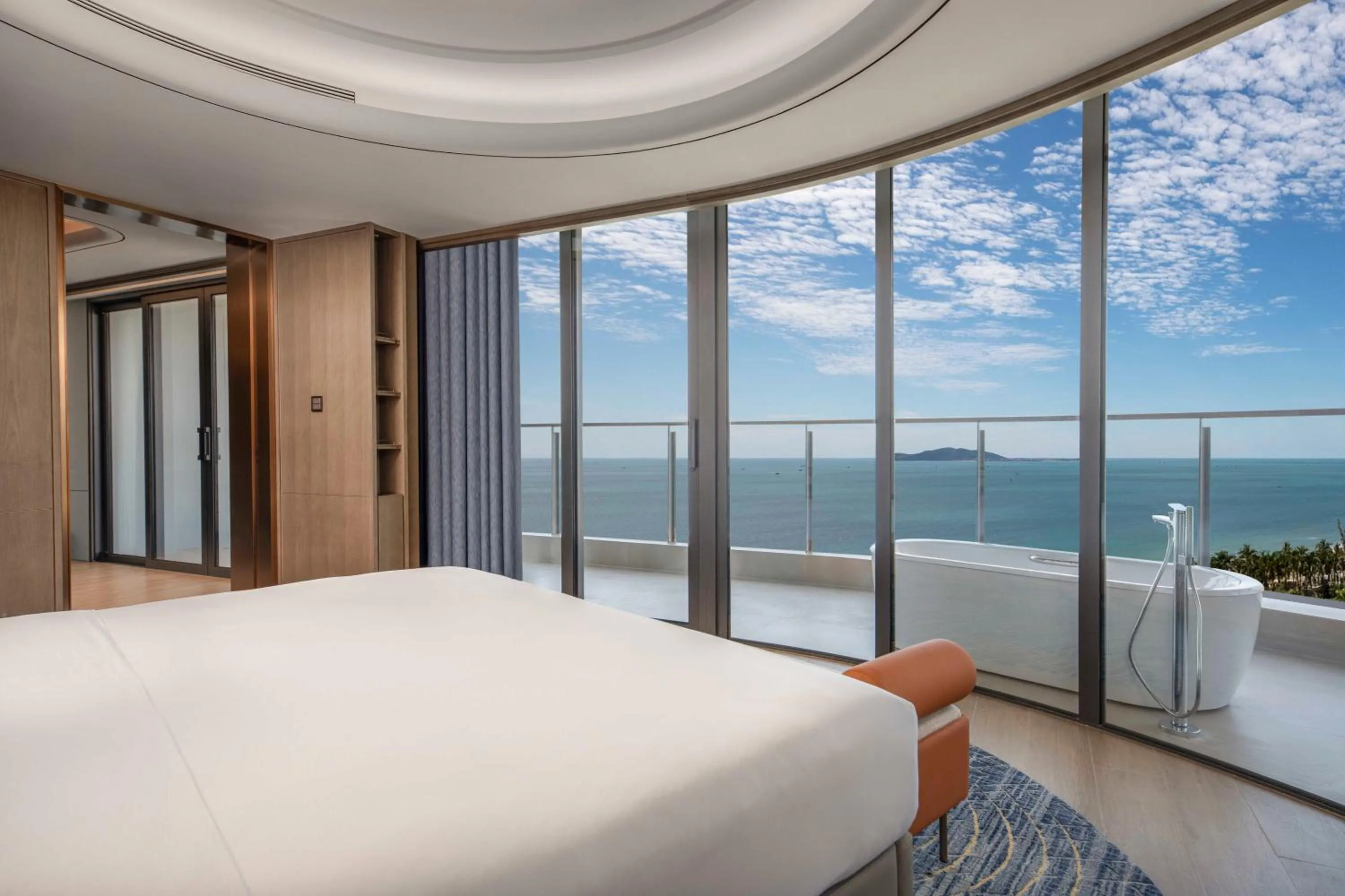 Balcony/Terrace, Bed in voco Sanya Bay by IHG
