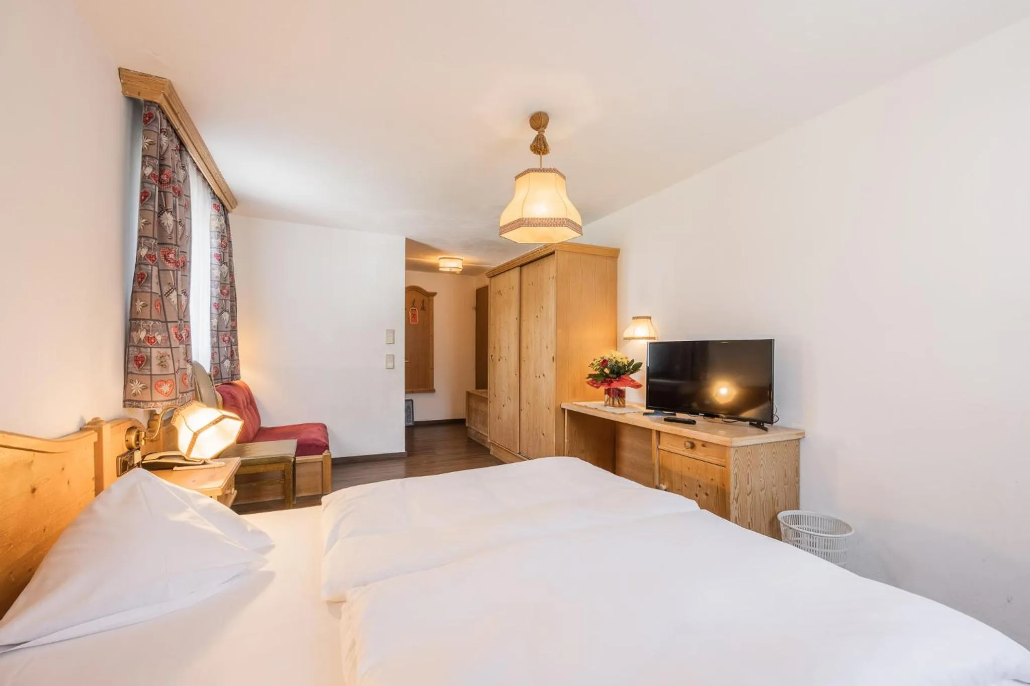 Staff, Bed in Batzenhäusl