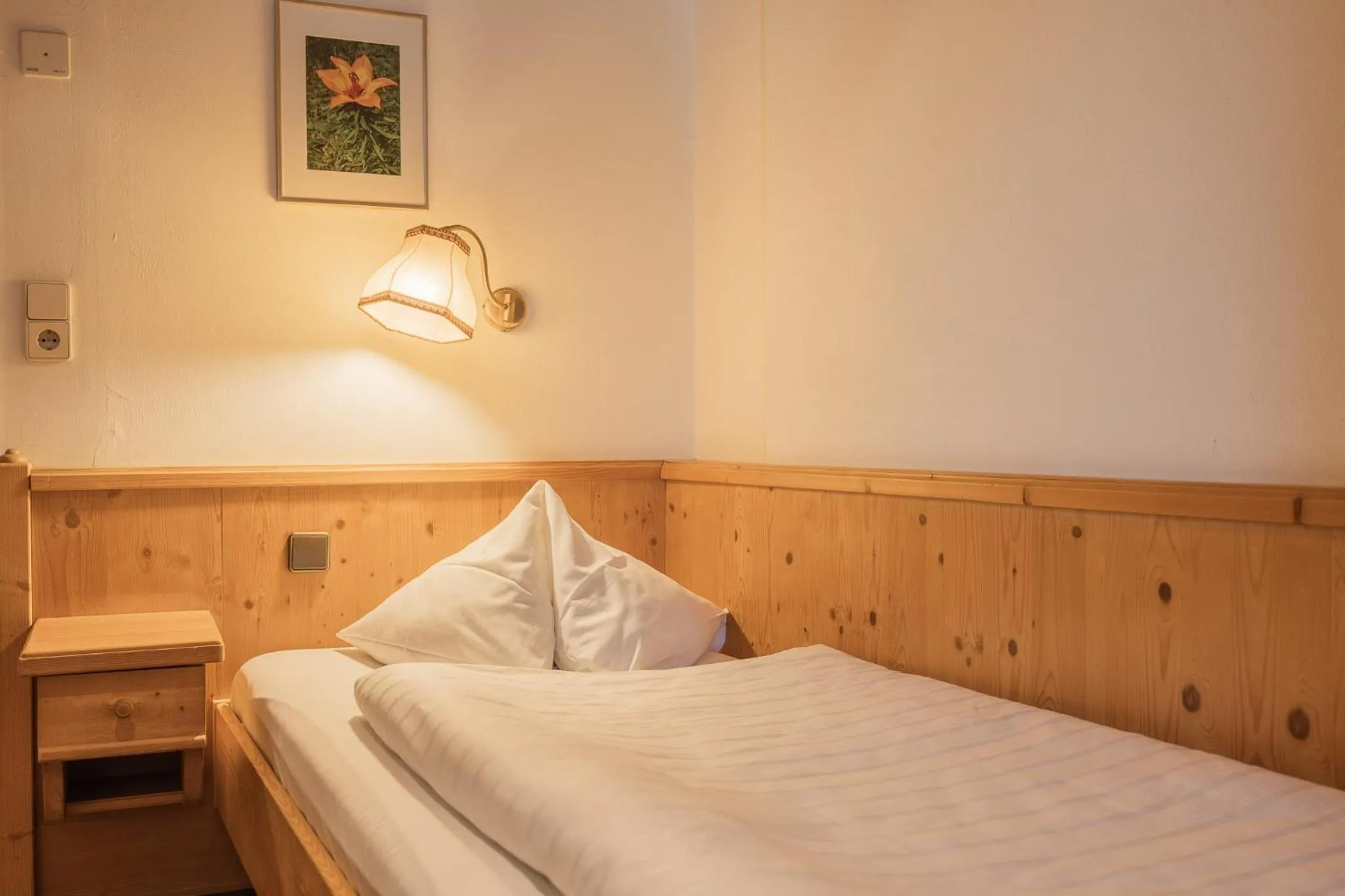 Staff, Bed in Batzenhäusl