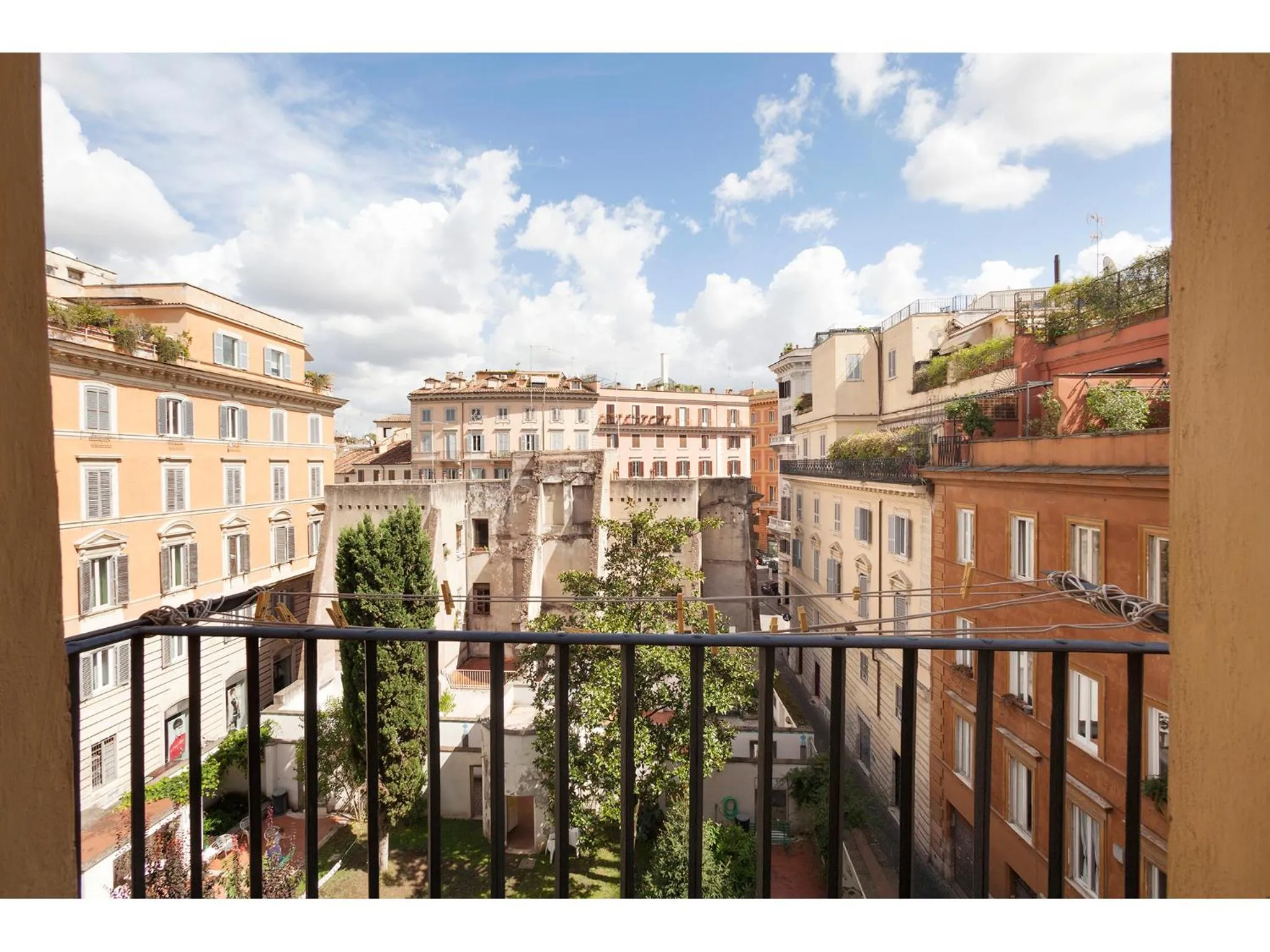 Balcony/Terrace in Apartments Via Giulia