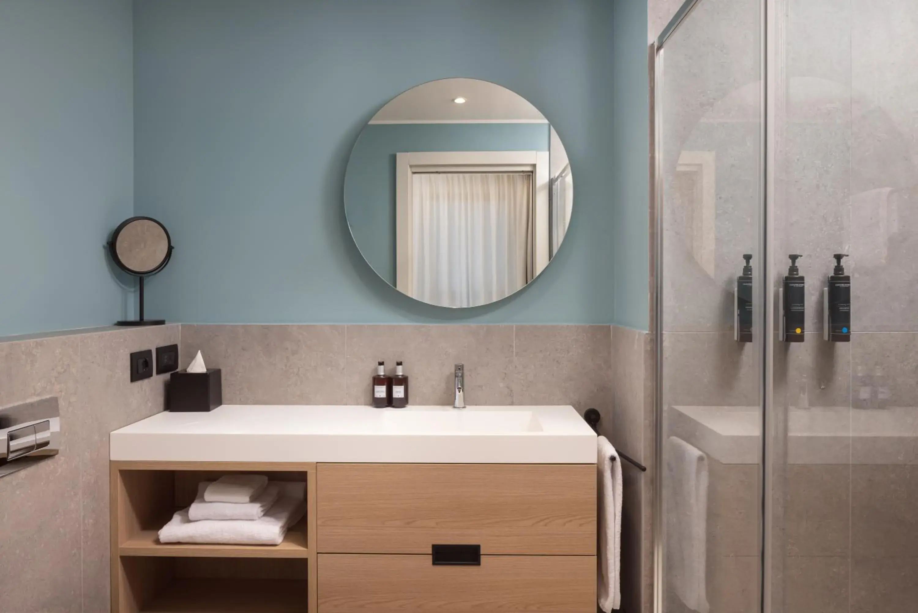 Bilocale Apartment with King Bed and Skyline View in Residence Inn by Marriott Milano Linate Bilocale Apartment with King Bed and Skyline View in Residence Inn by Marriott Milano Linate