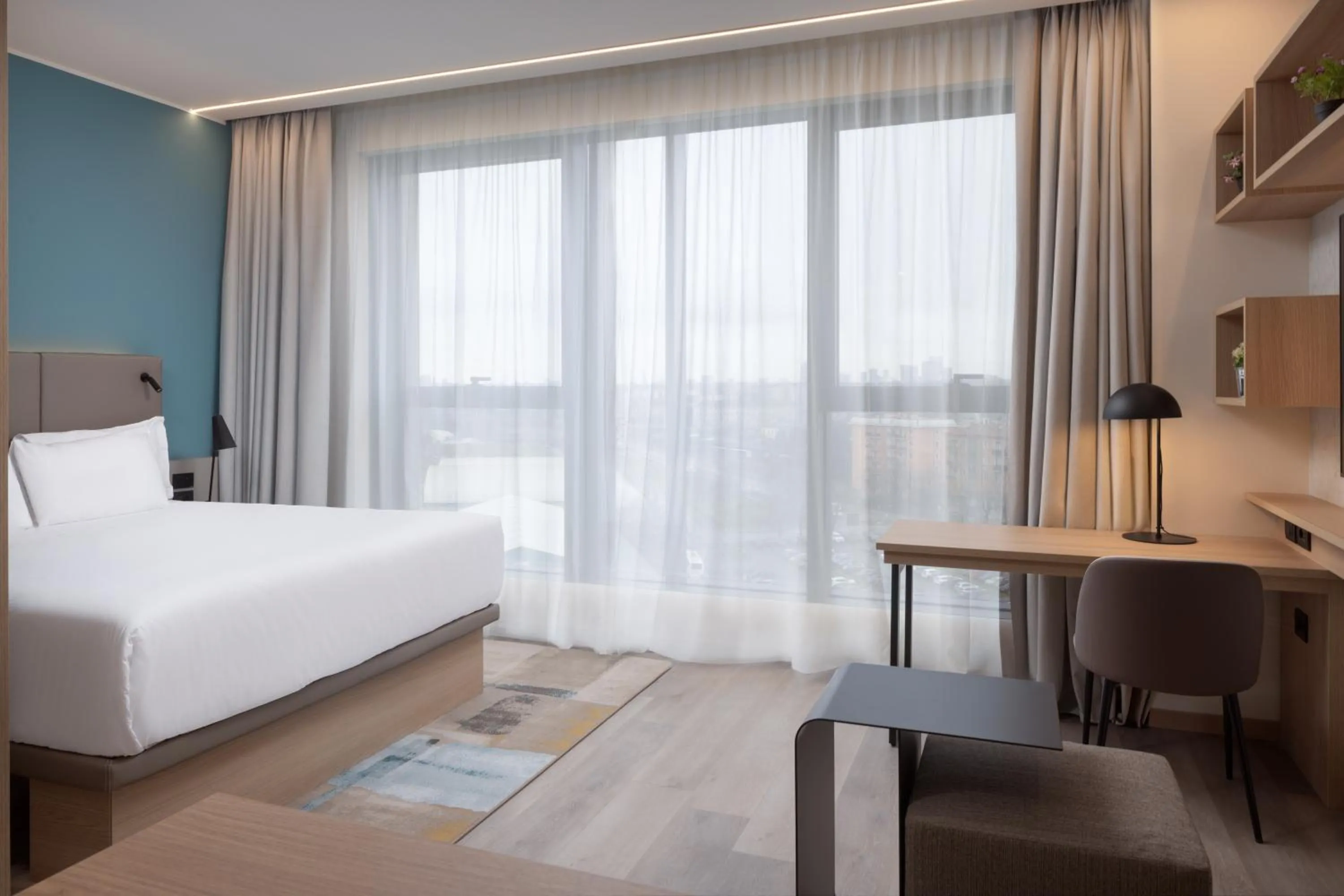 Monolocale Studio Apartment with King Bed and Skyline View in Residence Inn by Marriott Milano Linate