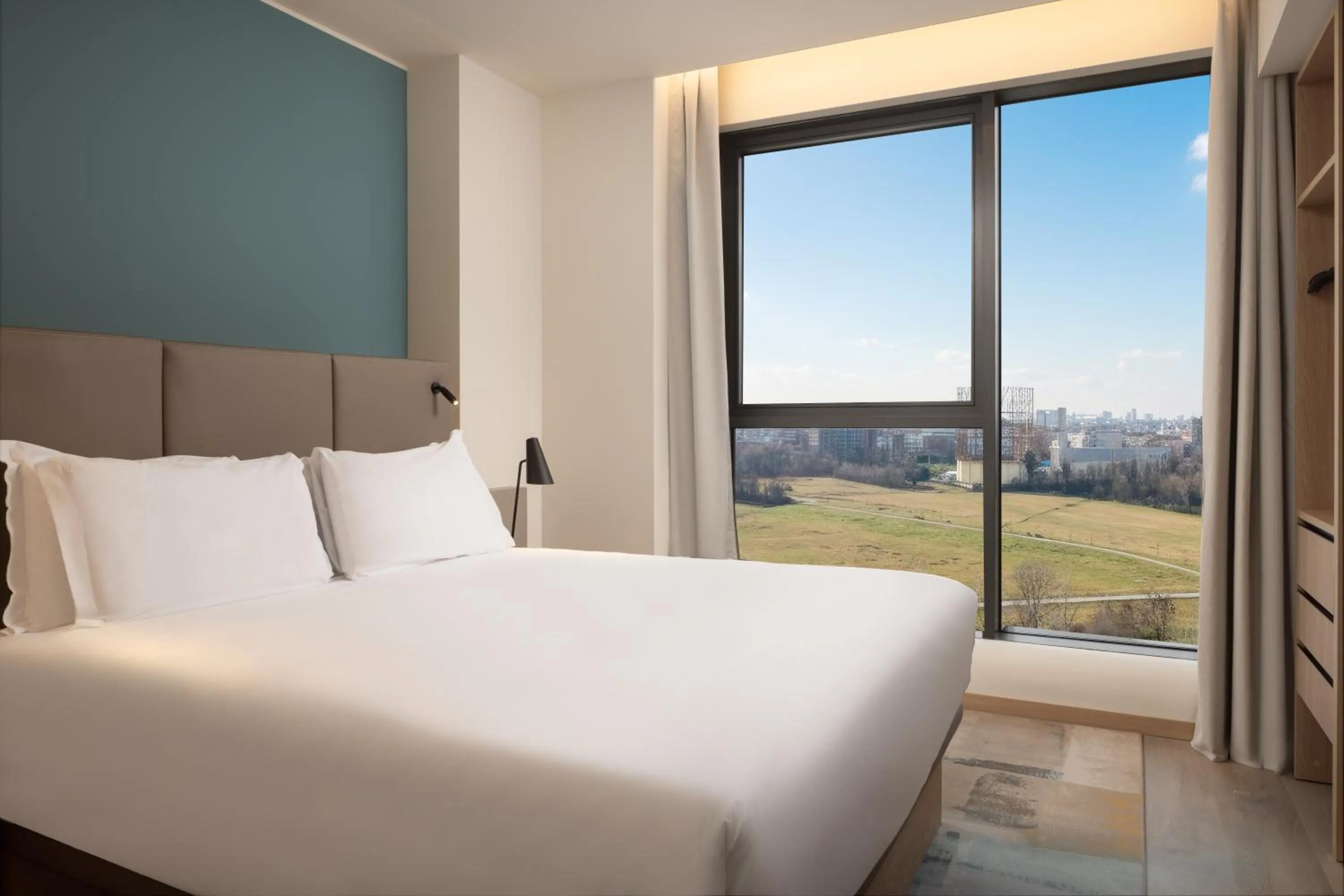 Bilocale Apartment with King Bed and Skyline View in Residence Inn by Marriott Milano Linate