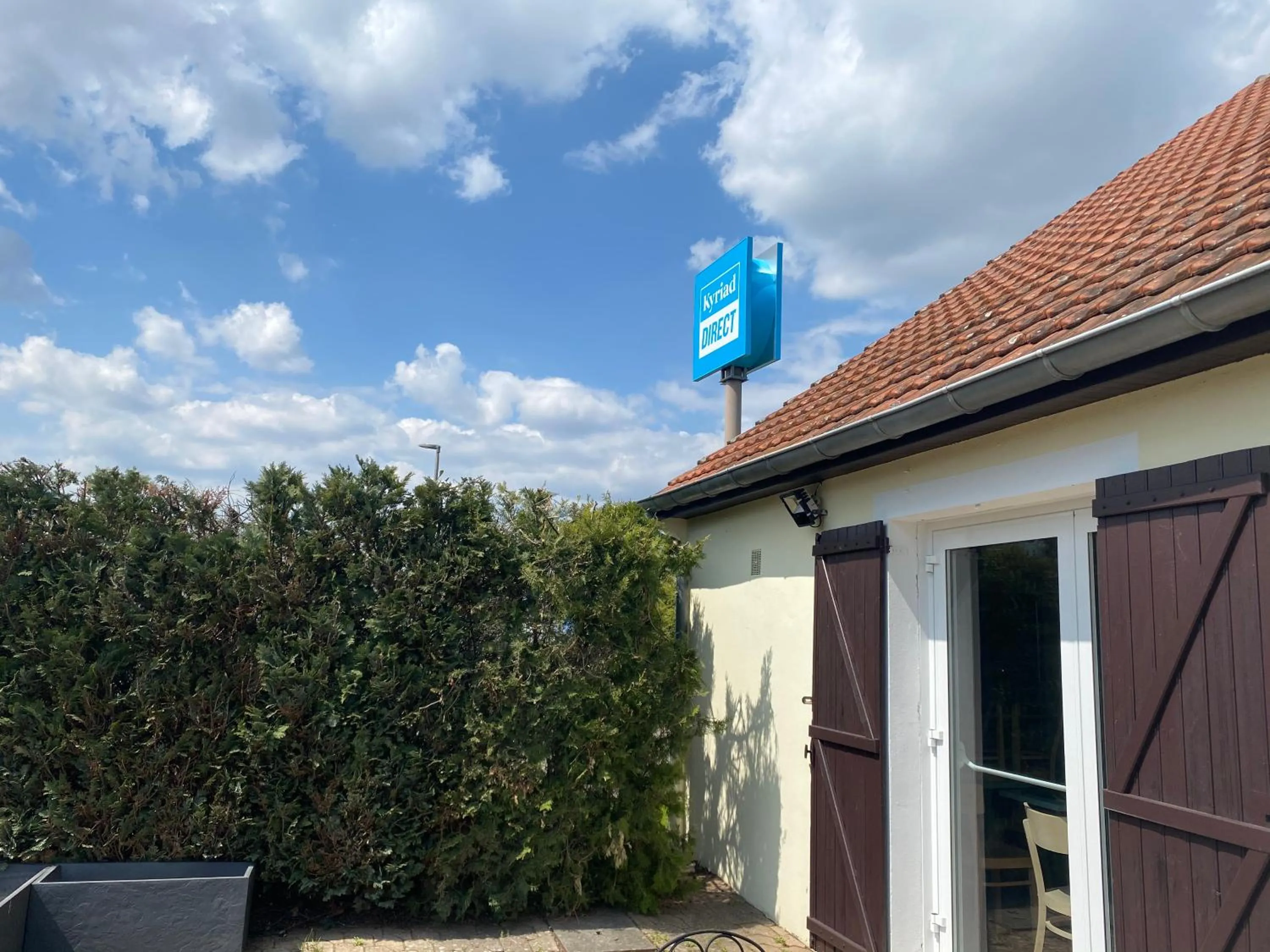 Property building in Kyriad Direct Chalon Sur Saone Nord