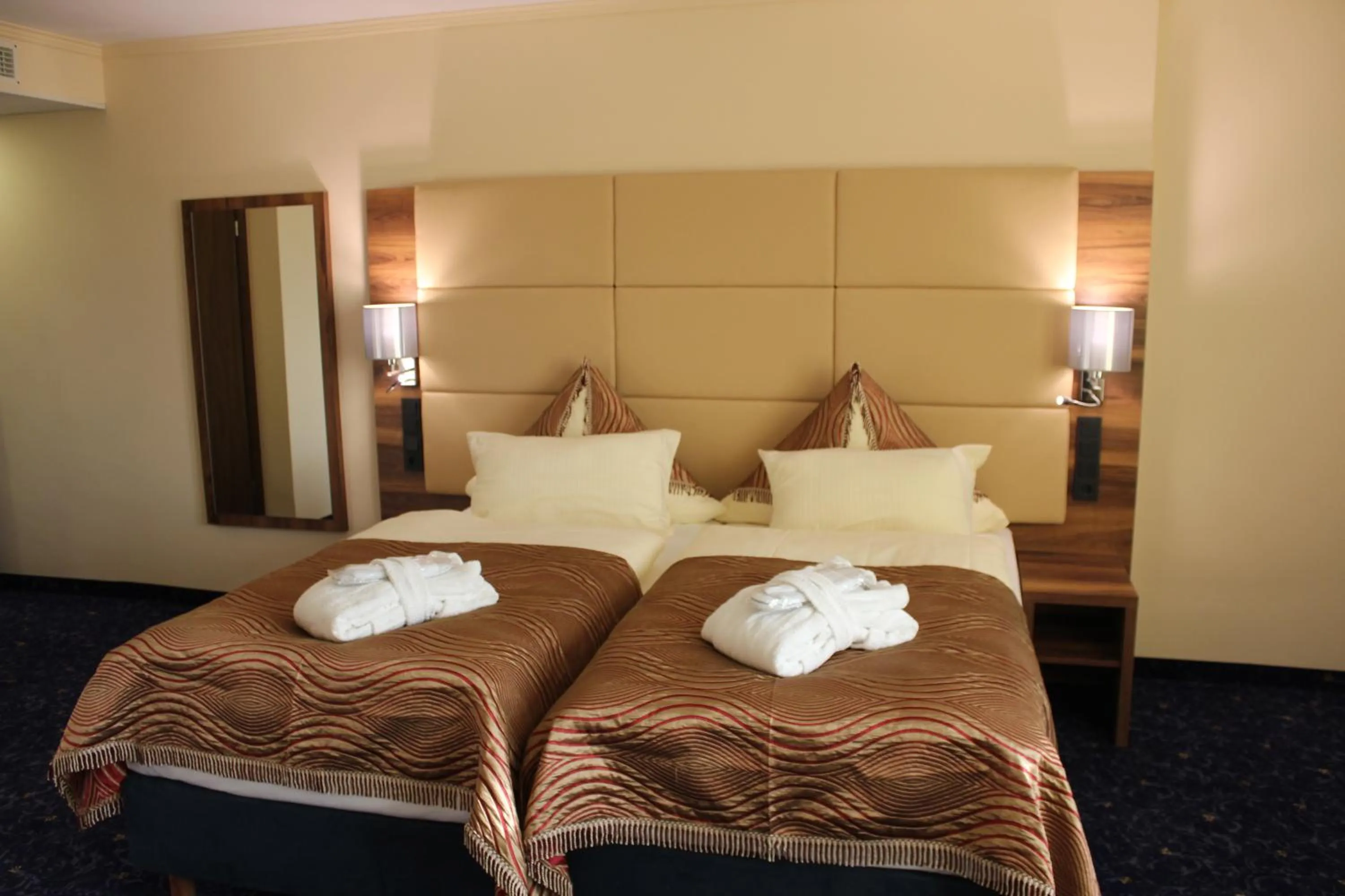 Photo of the whole room, Bed in Grand Hotel Empire