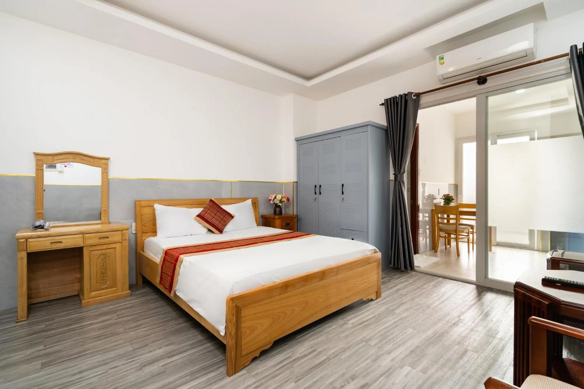 Deluxe Double Room in Helen Airport Hotel