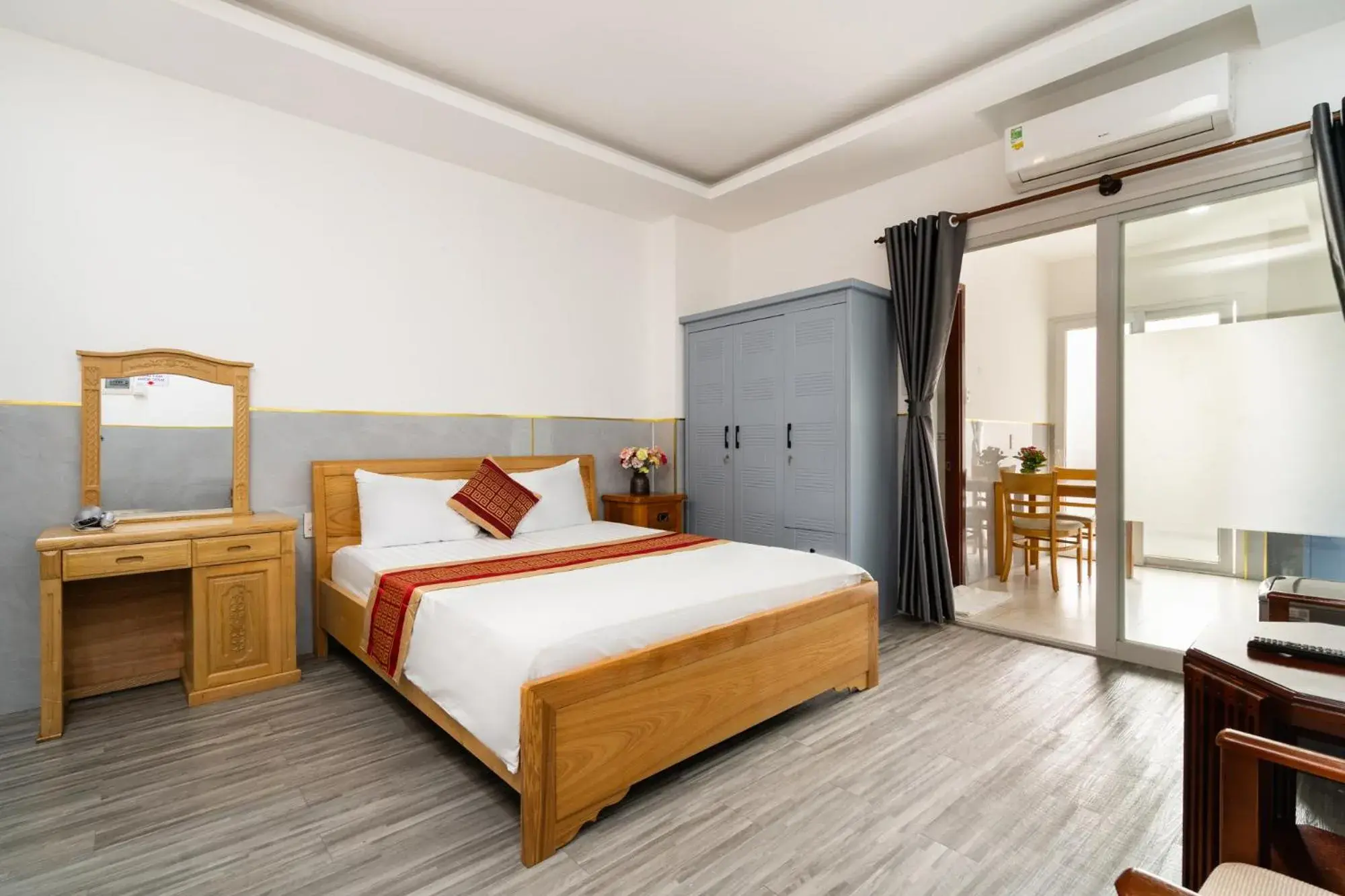 Deluxe Double Room in Helen Airport Hotel Deluxe Double Room in Helen Airport Hotel