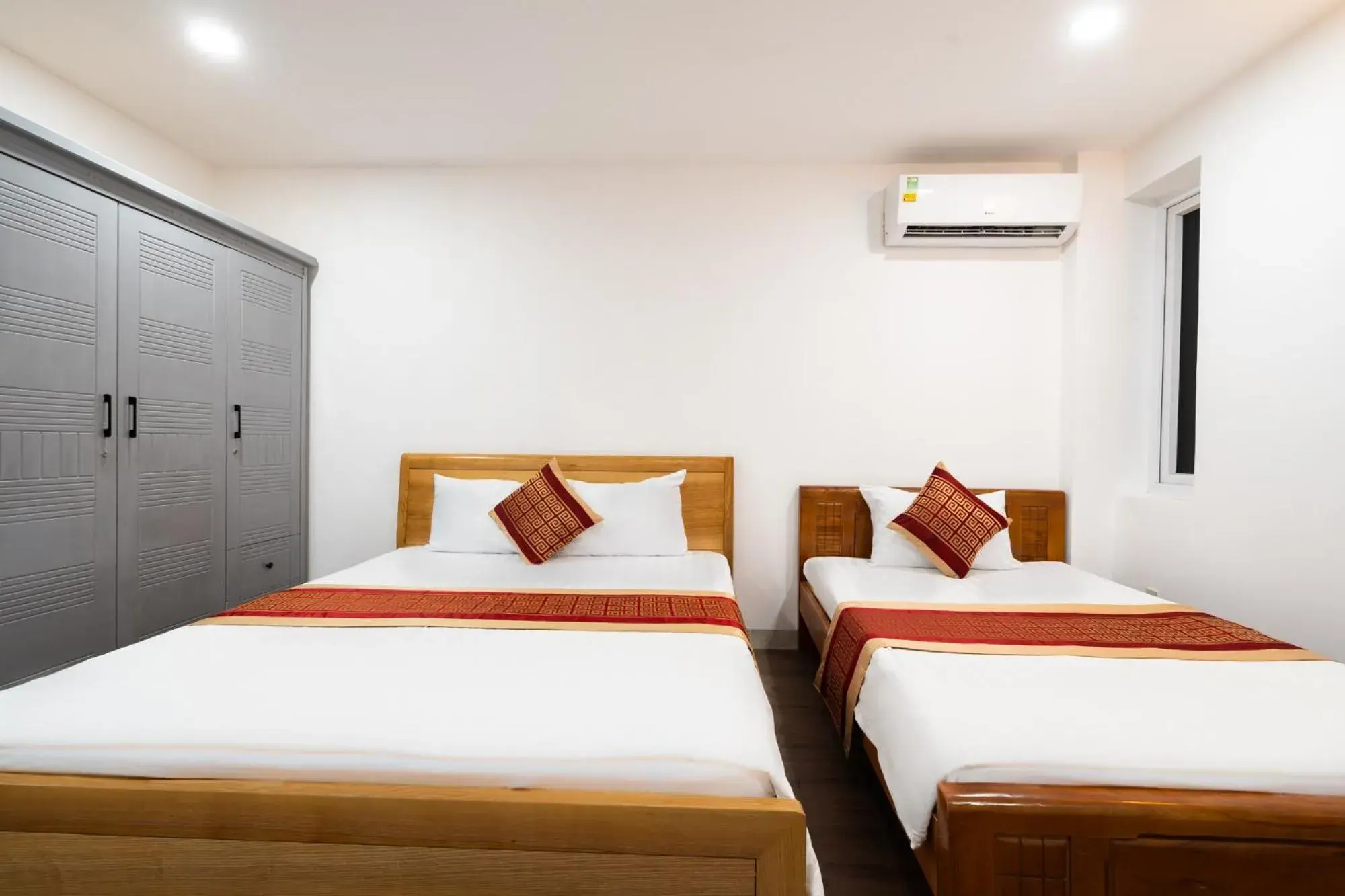 Triple Room in Helen Airport Hotel Triple Room in Helen Airport Hotel