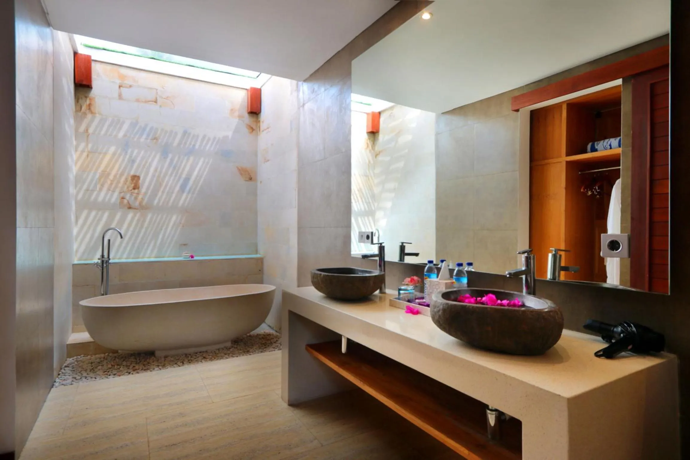 Bathroom in Anema Wellness & Resort Gili Lombok - Diving Center PADI