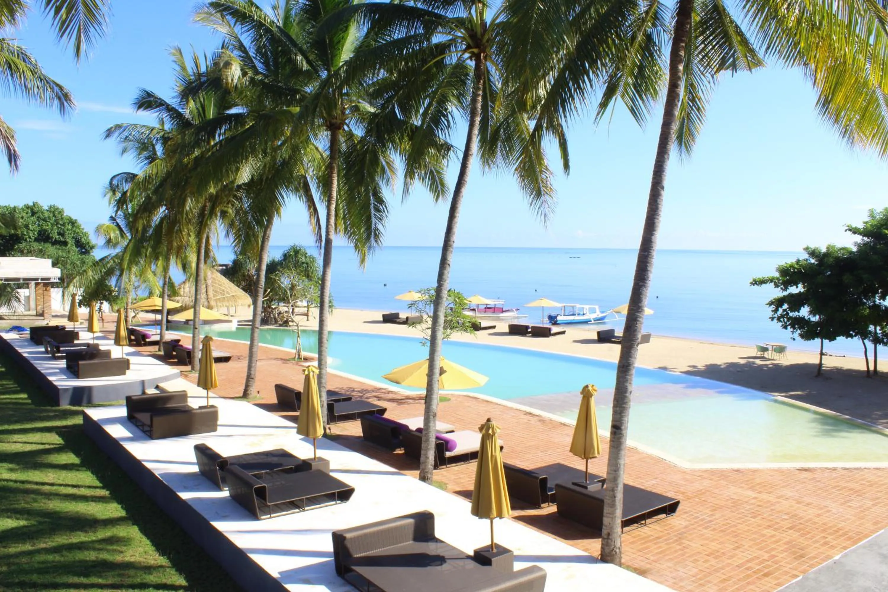 Swimming pool in Anema Wellness & Resort Gili Lombok - Diving Center PADI