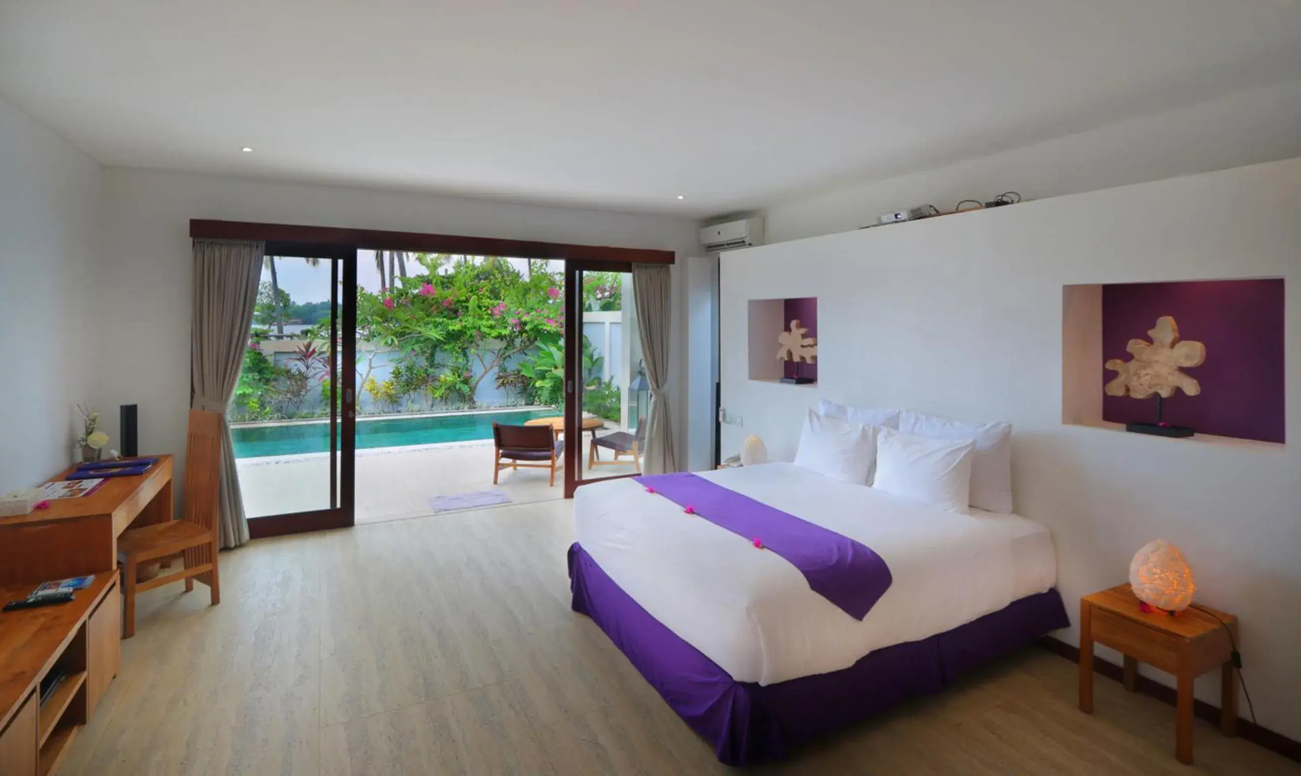 Pool view, Bed in Anema Wellness & Resort Gili Lombok - Diving Center PADI Pool view, Bed in Anema Wellness & Resort Gili Lombok - Diving Center PADI