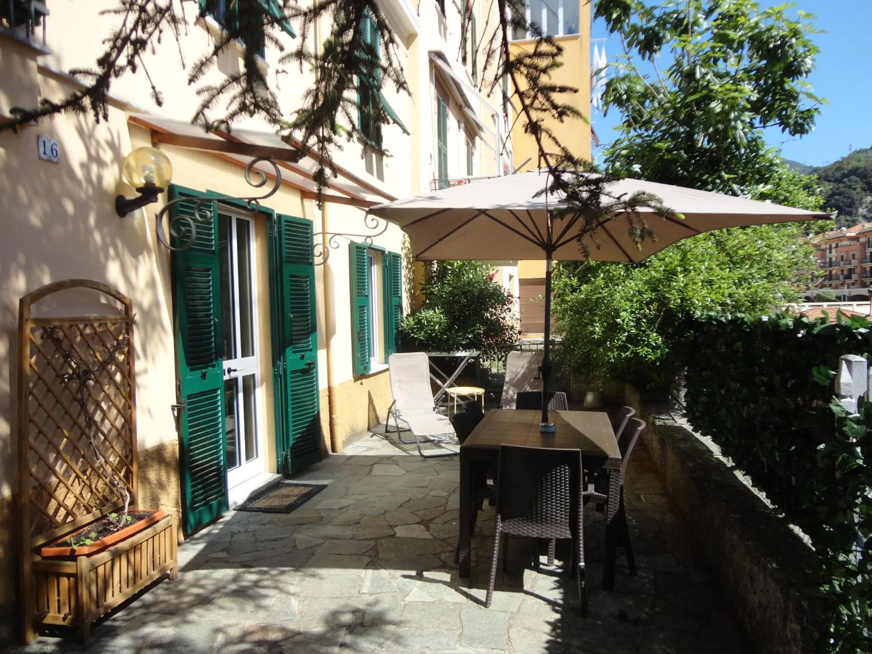 Garden in Varazze Apartment