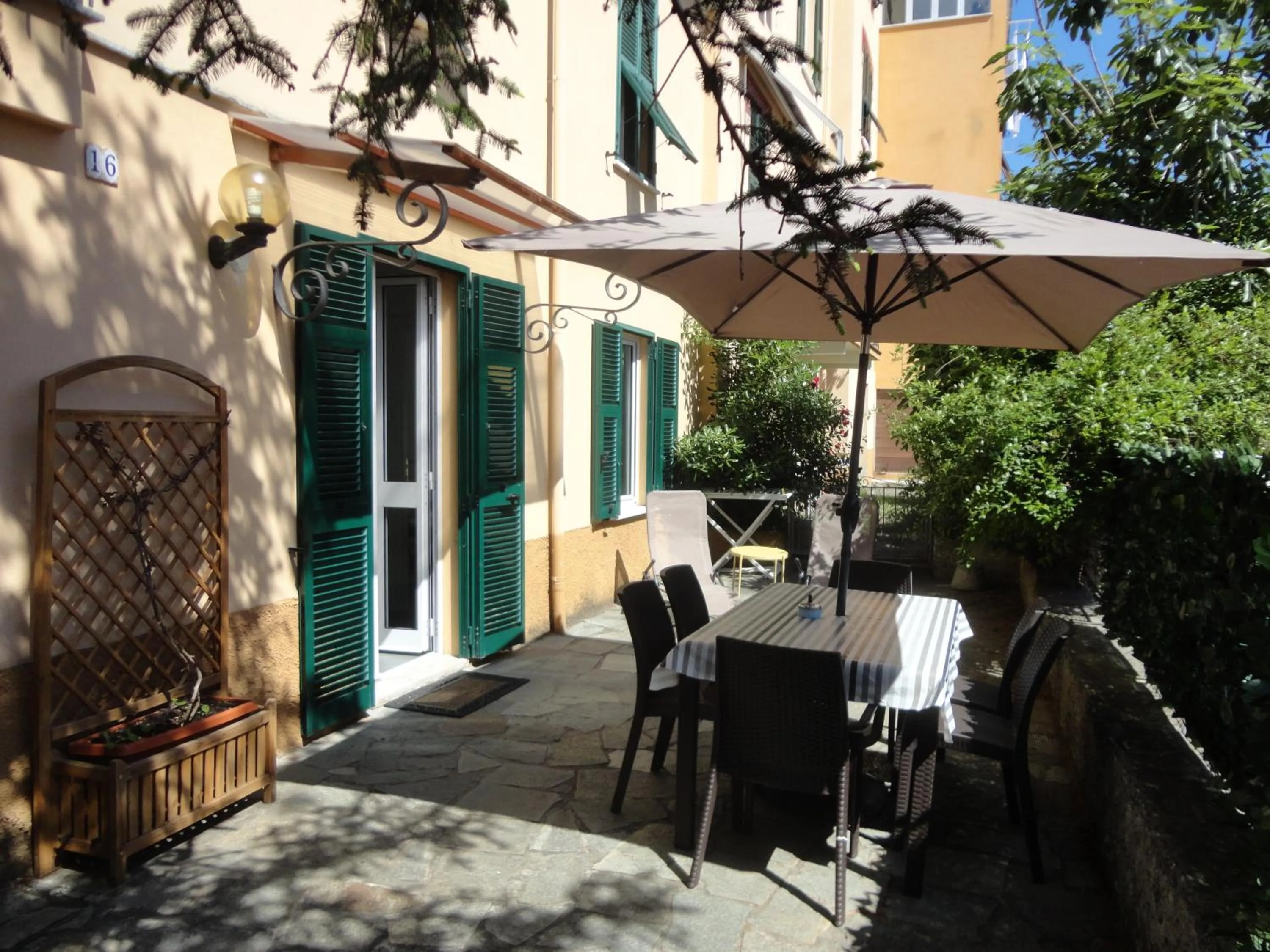 Garden in Varazze Apartment