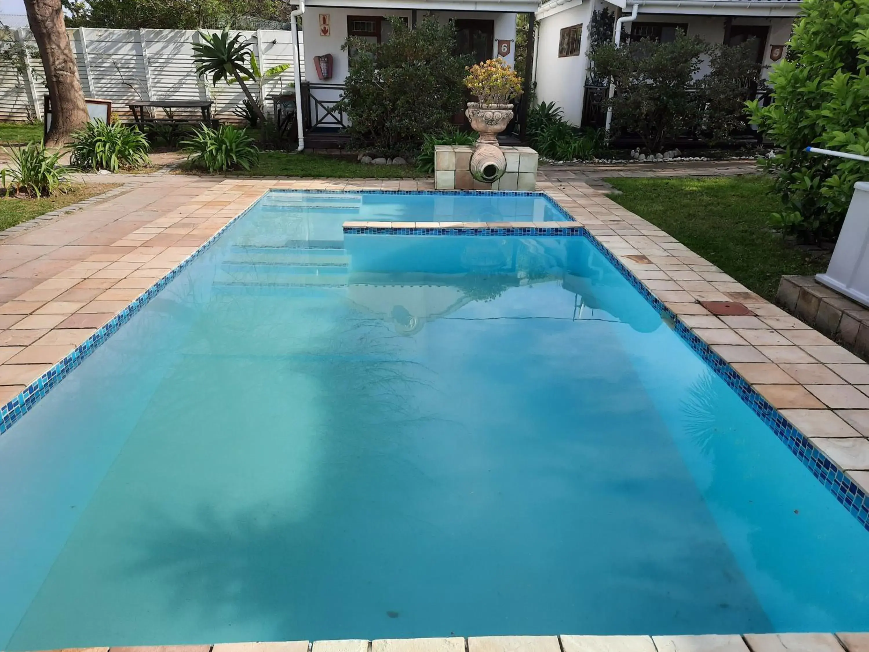 Cottage with Pool View in Alpine Inn Cottage with Pool View in Alpine Inn