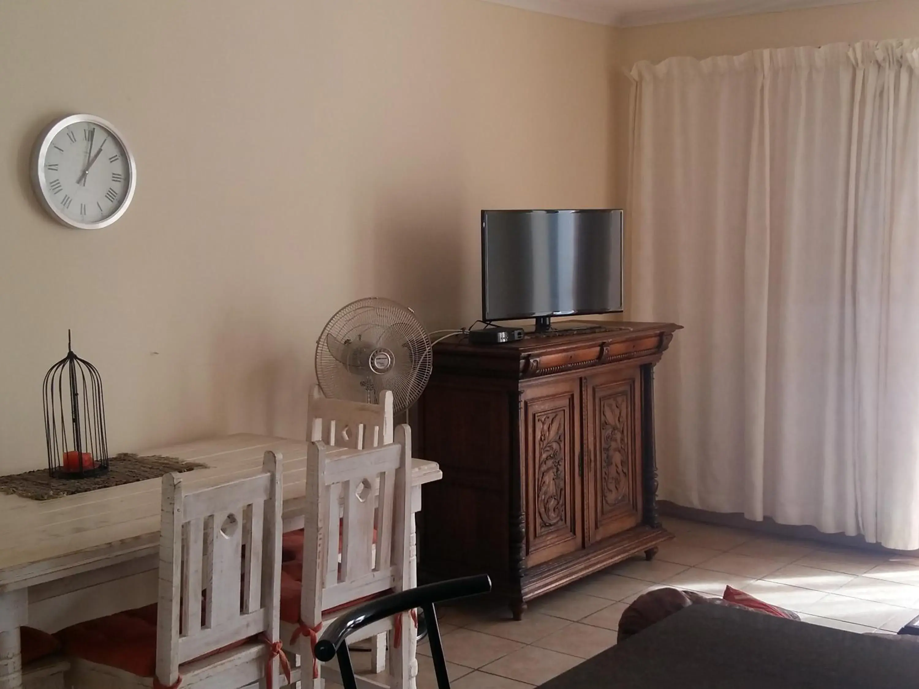 Living room in Alpine Inn Living room in Alpine Inn