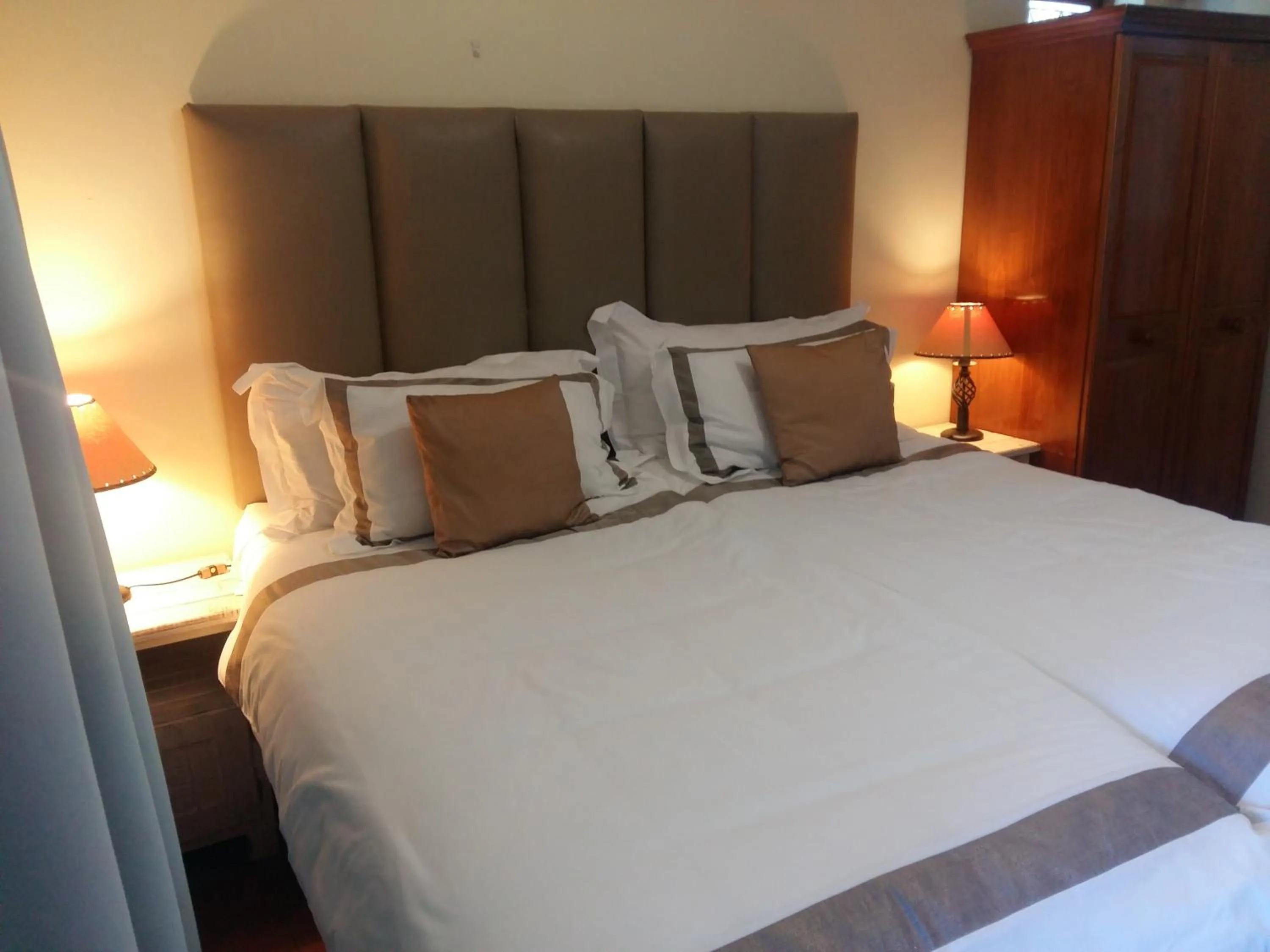 Bedroom in Alpine Inn