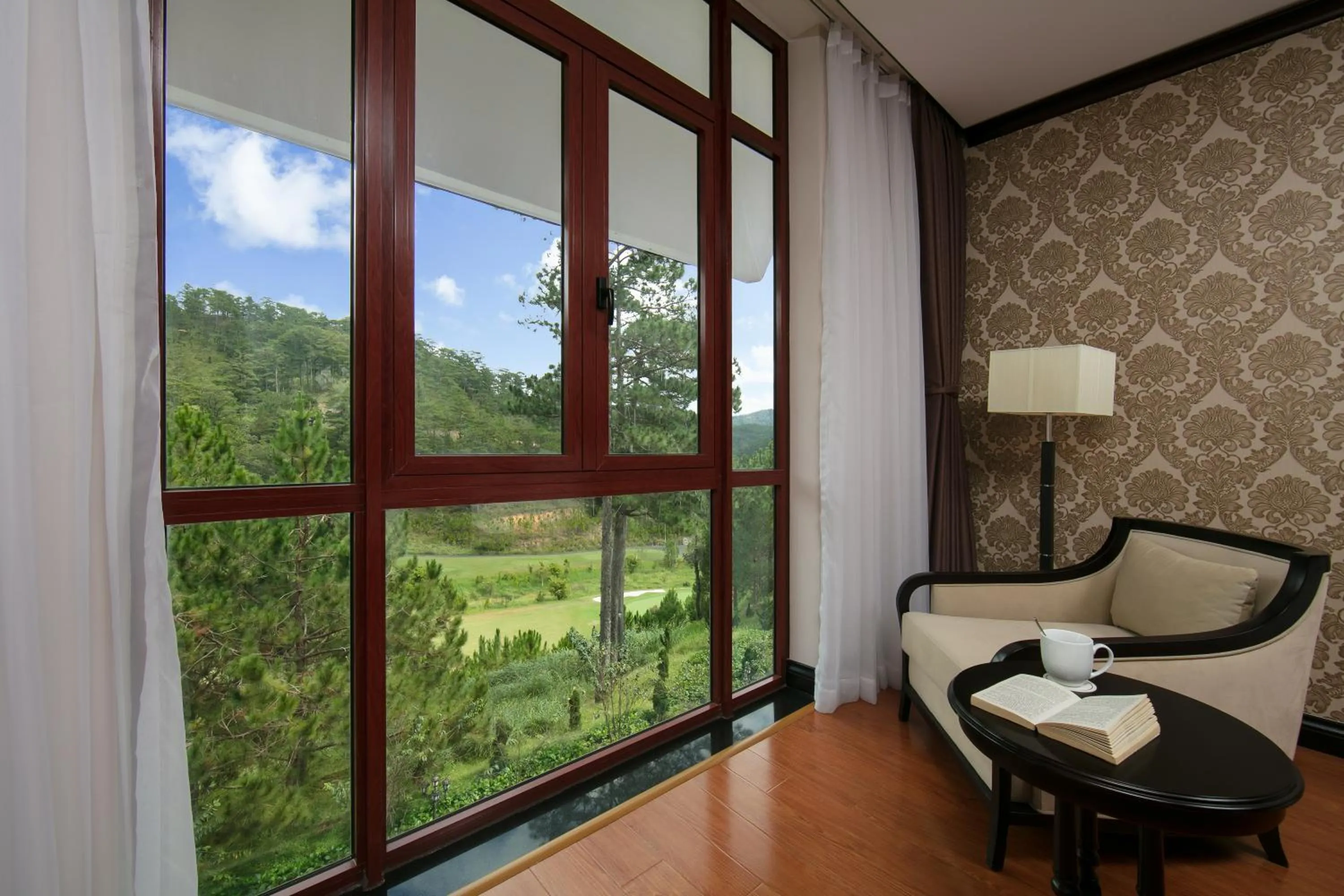 Swiss-Belresort Tuyen Lam