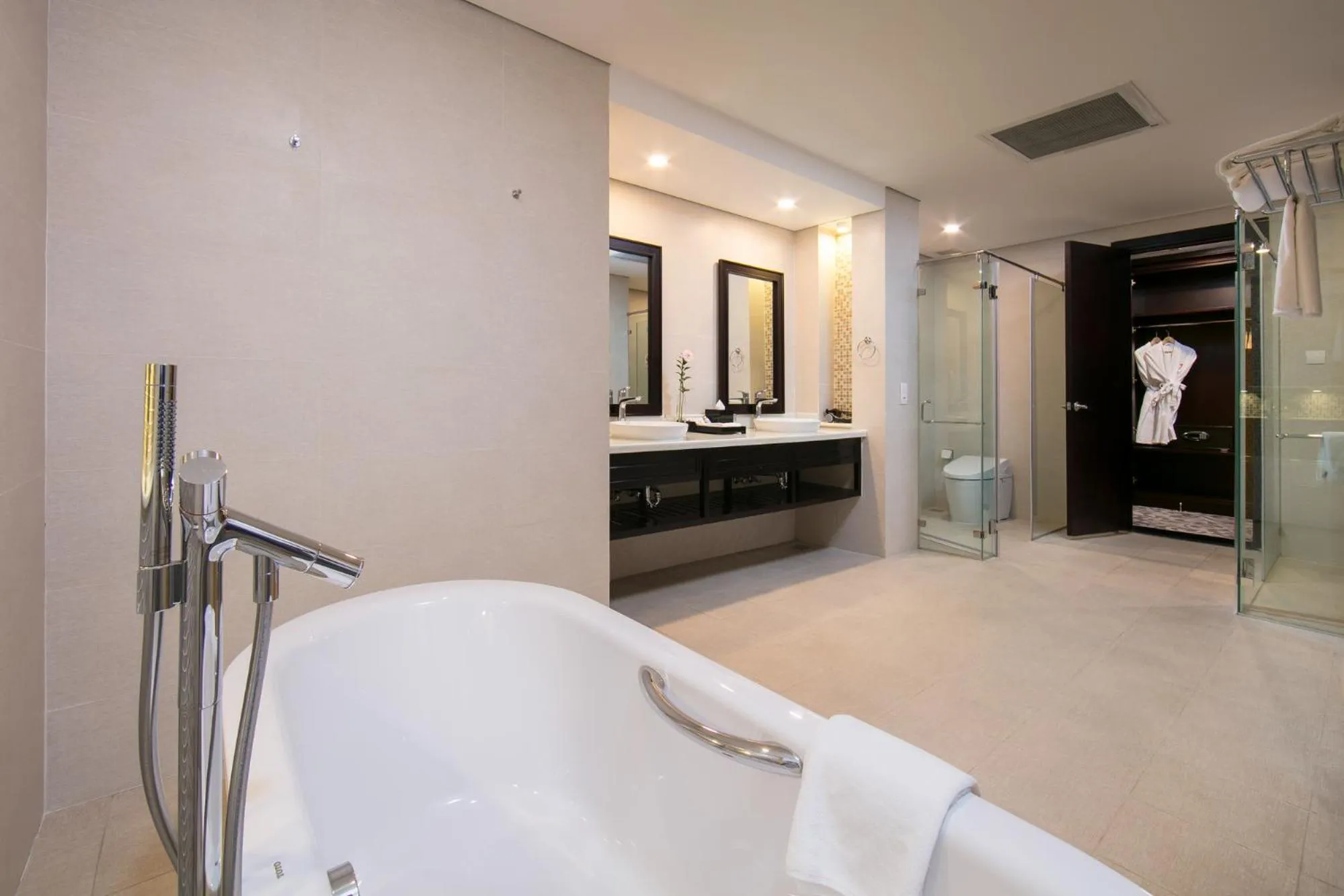 Swiss-Belresort Tuyen Lam