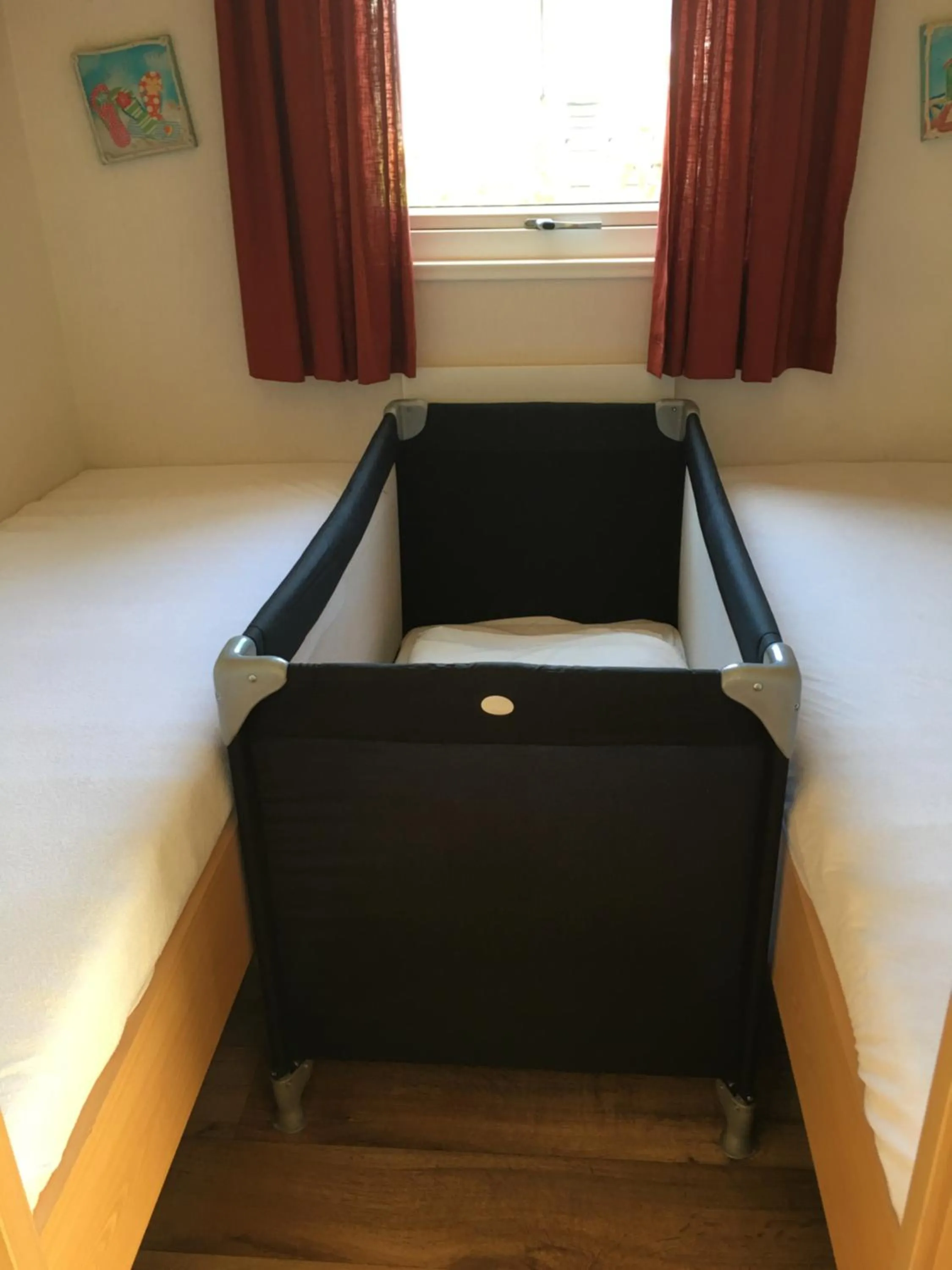 Bedroom, Bed in Sunnychalet