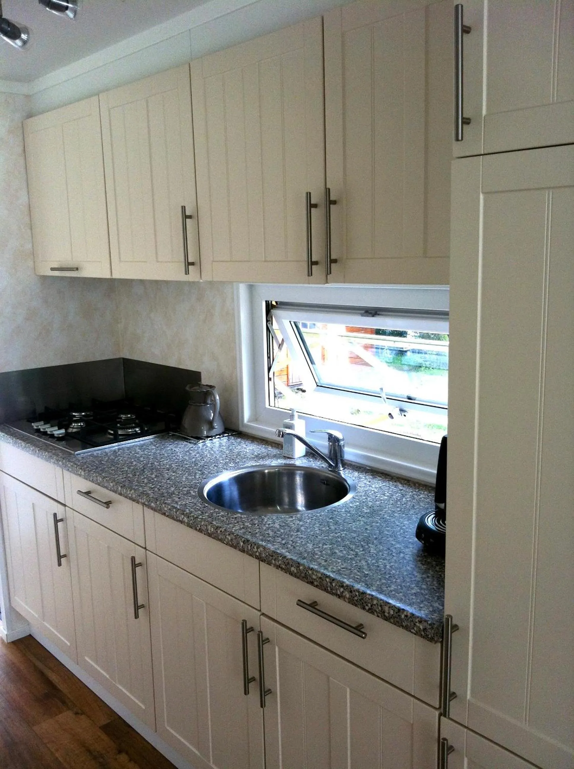 Kitchen or kitchenette in Sunnychalet