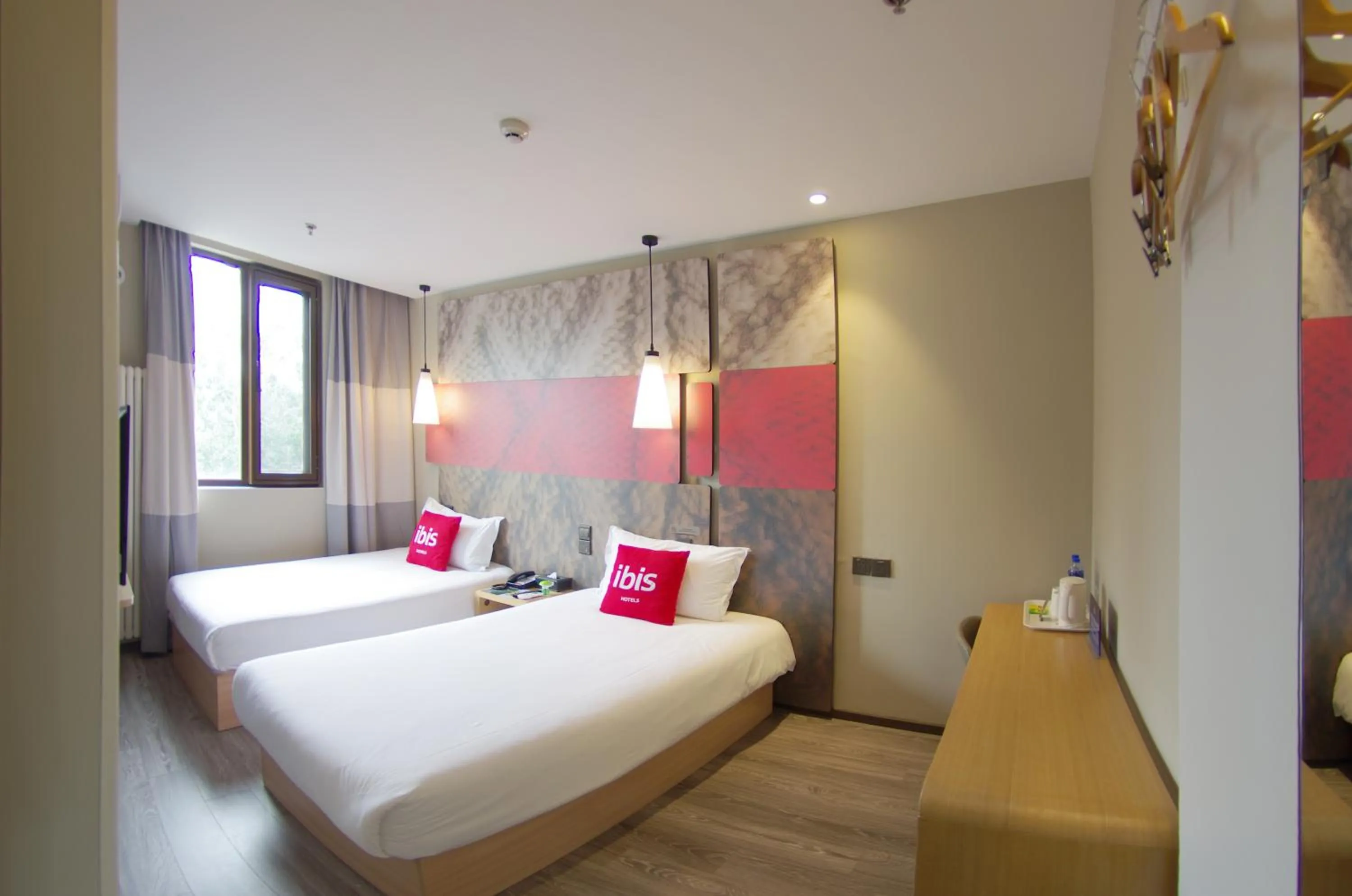 Photo of the whole room in ibis Beijing Tiantandongmen Metro Station Hotel