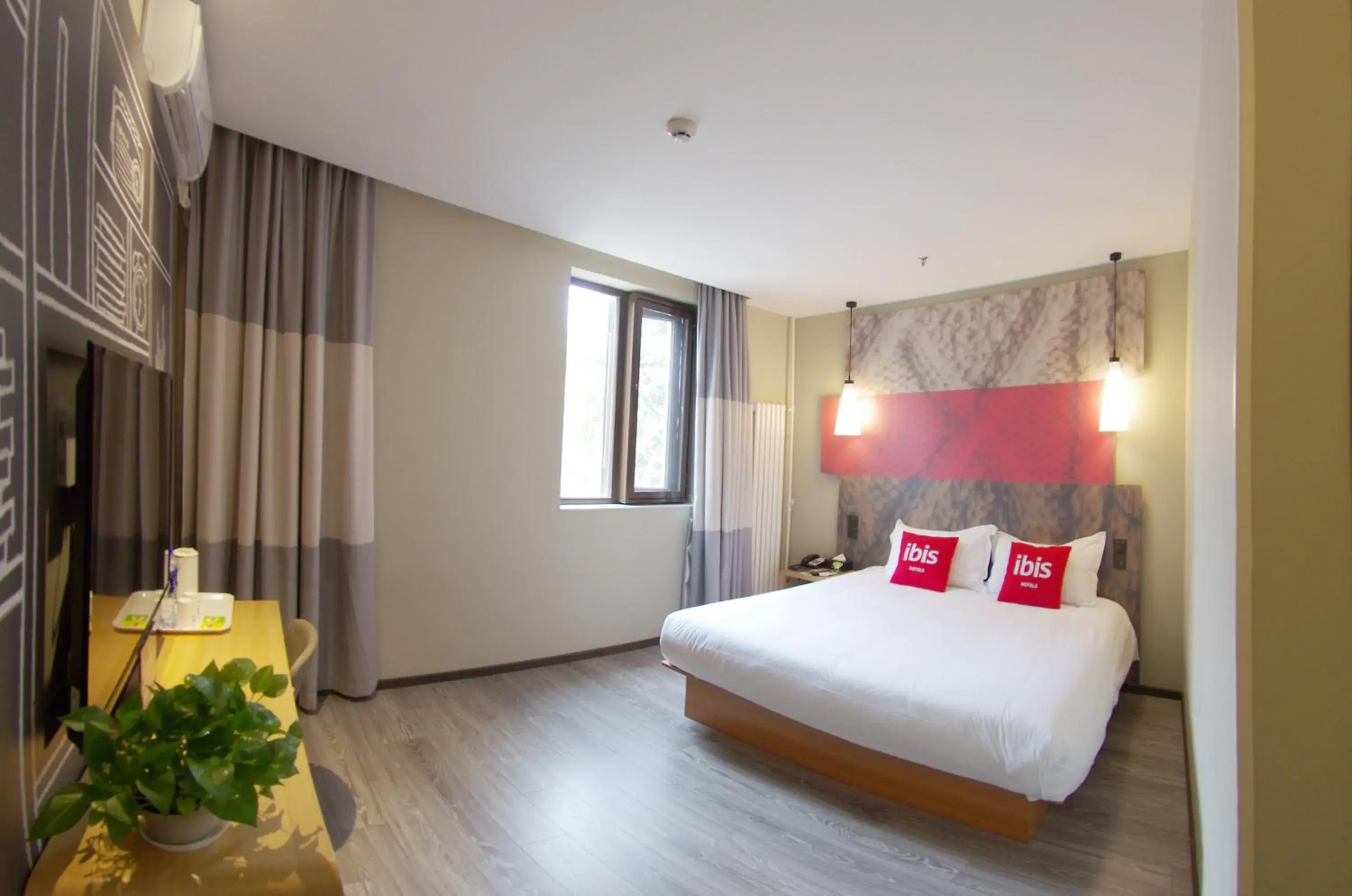 Photo of the whole room in ibis Beijing Tiantandongmen Metro Station Hotel Photo of the whole room in ibis Beijing Tiantandongmen Metro Station Hotel