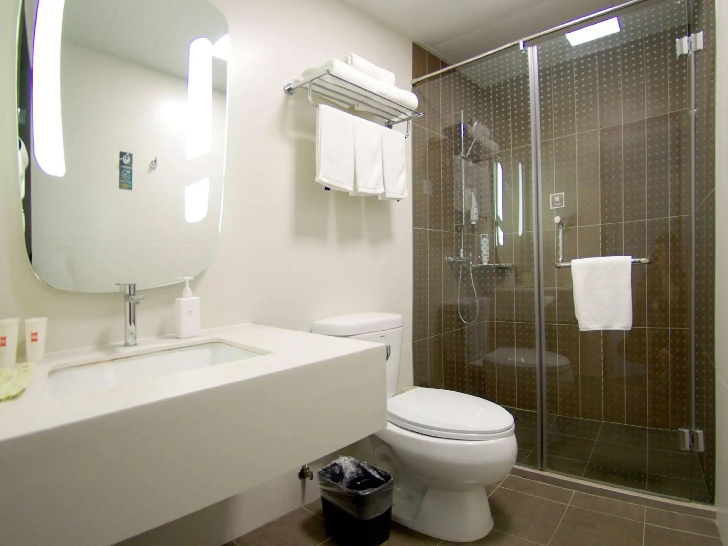 Bedroom, Bathroom in ibis Beijing Tiantandongmen Metro Station Hotel Bedroom, Bathroom in ibis Beijing Tiantandongmen Metro Station Hotel