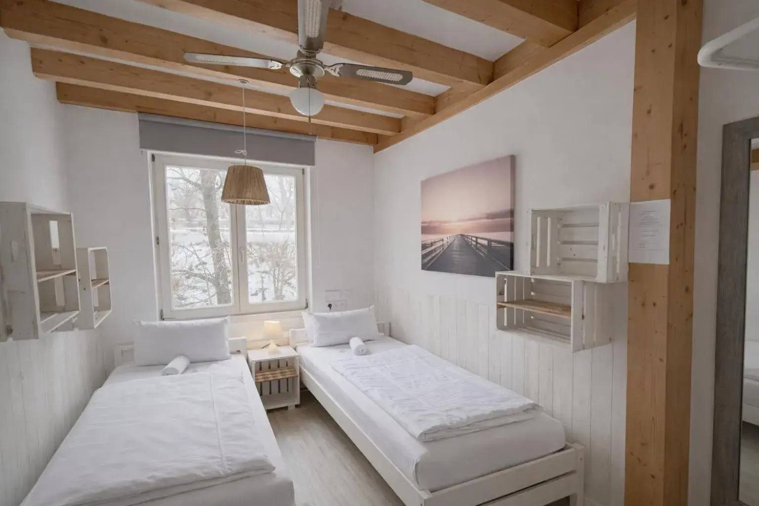 Double Room with Shared Bathroom in Hamburg Sleep Club Double Room with Shared Bathroom in Hamburg Sleep Club
