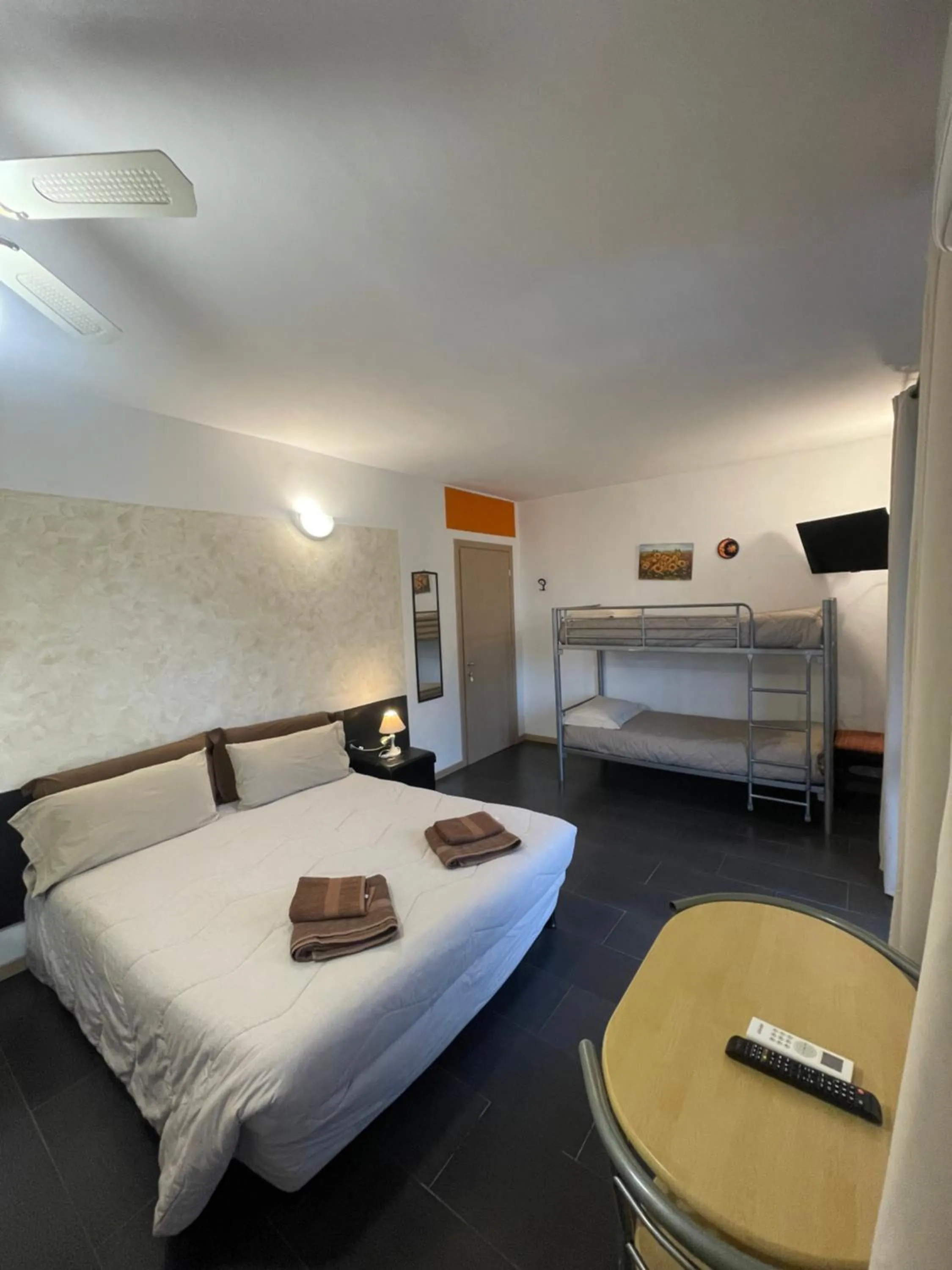 Bed in Homely - Malpensa & Fiere Milano