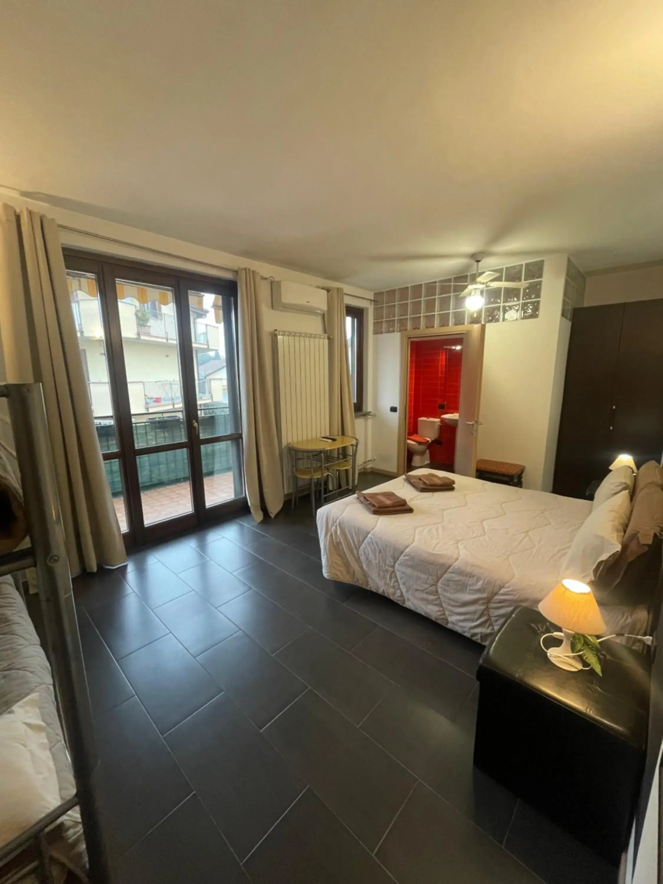 Double Room with Extra Bed in Homely - Malpensa & Fiere Milano Double Room with Extra Bed in Homely - Malpensa & Fiere Milano
