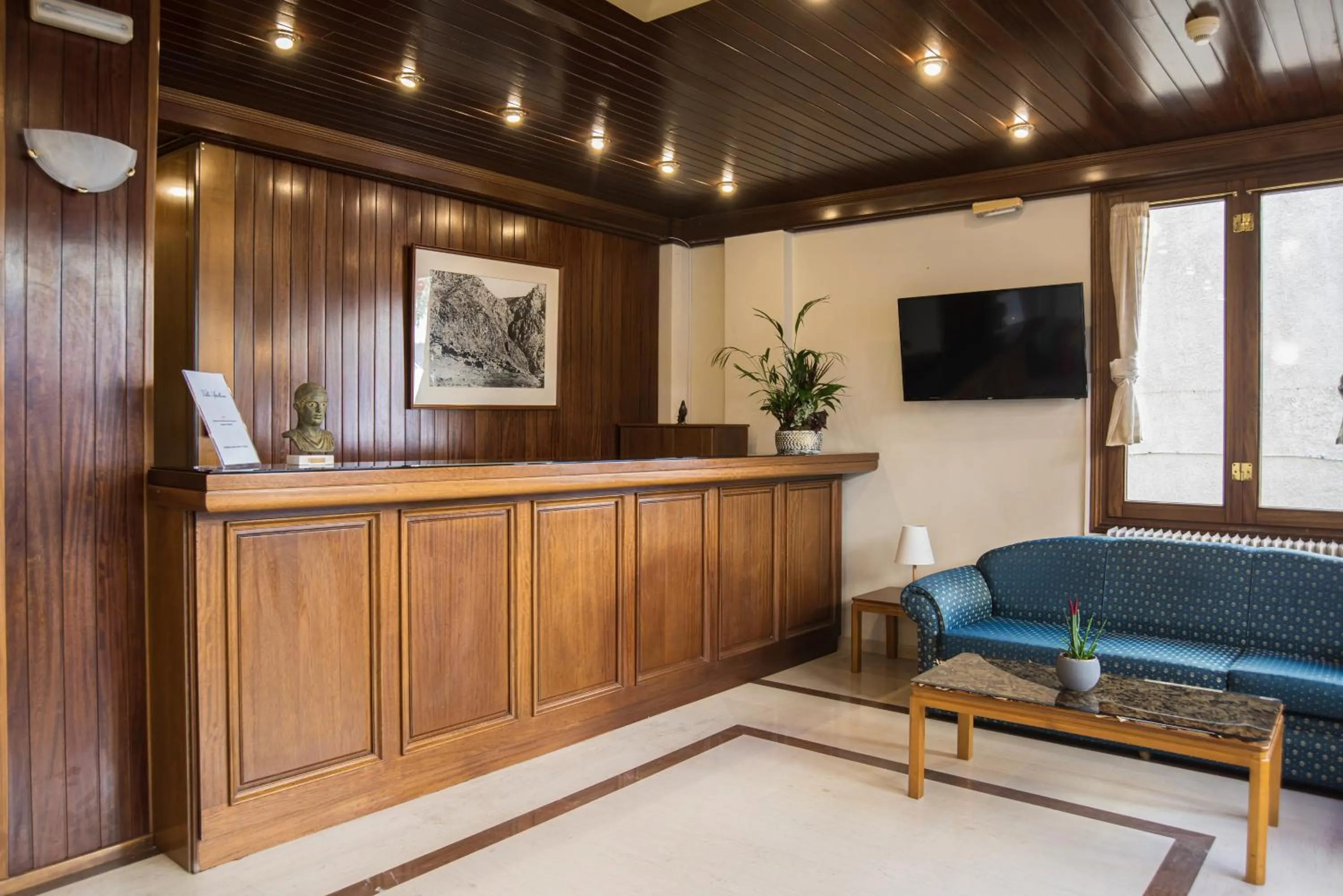 Lobby or reception in Hotel Villa Apollonia Delphi