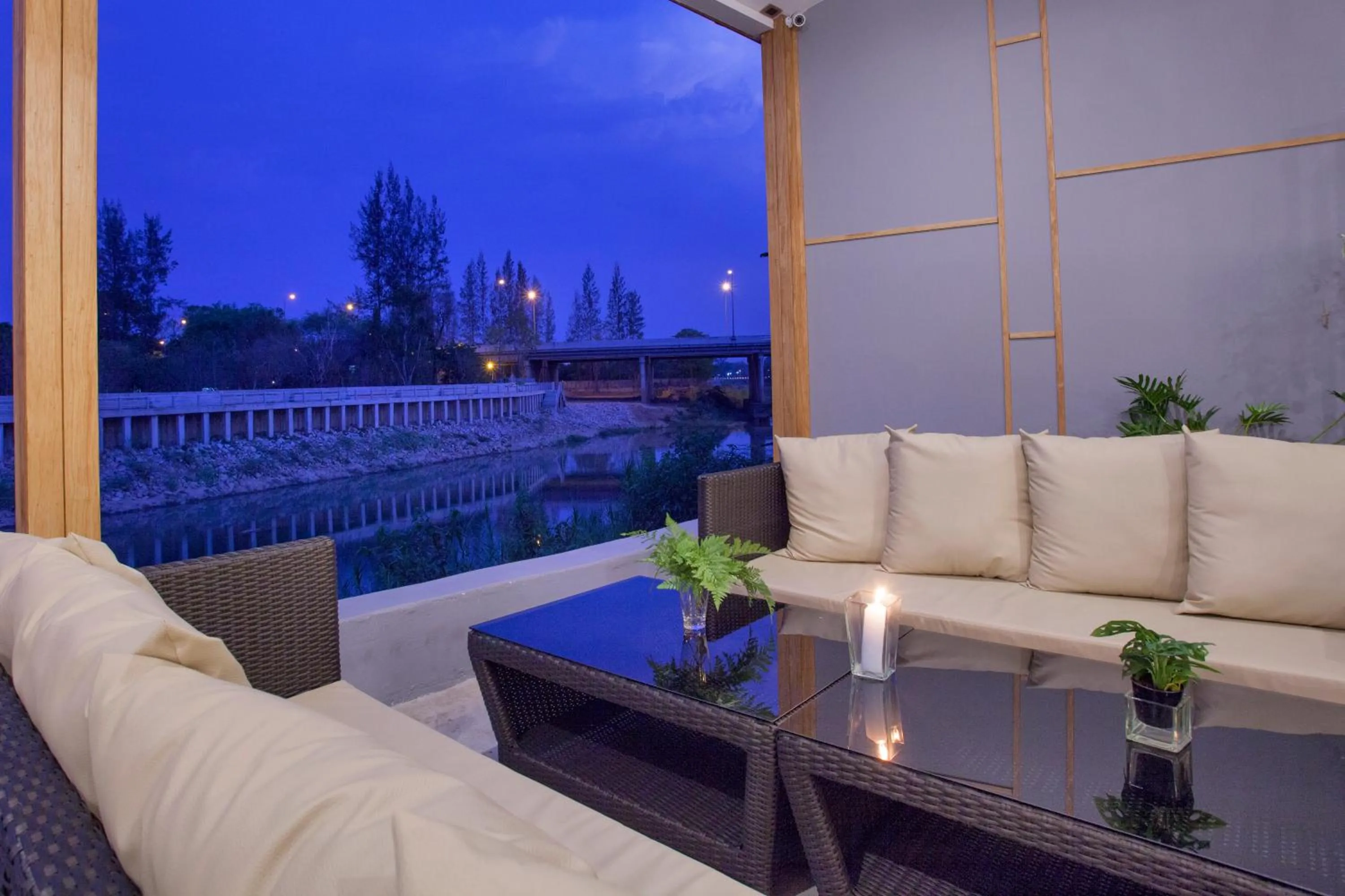 Restaurant/places to eat in The Chiang Mai Riverside