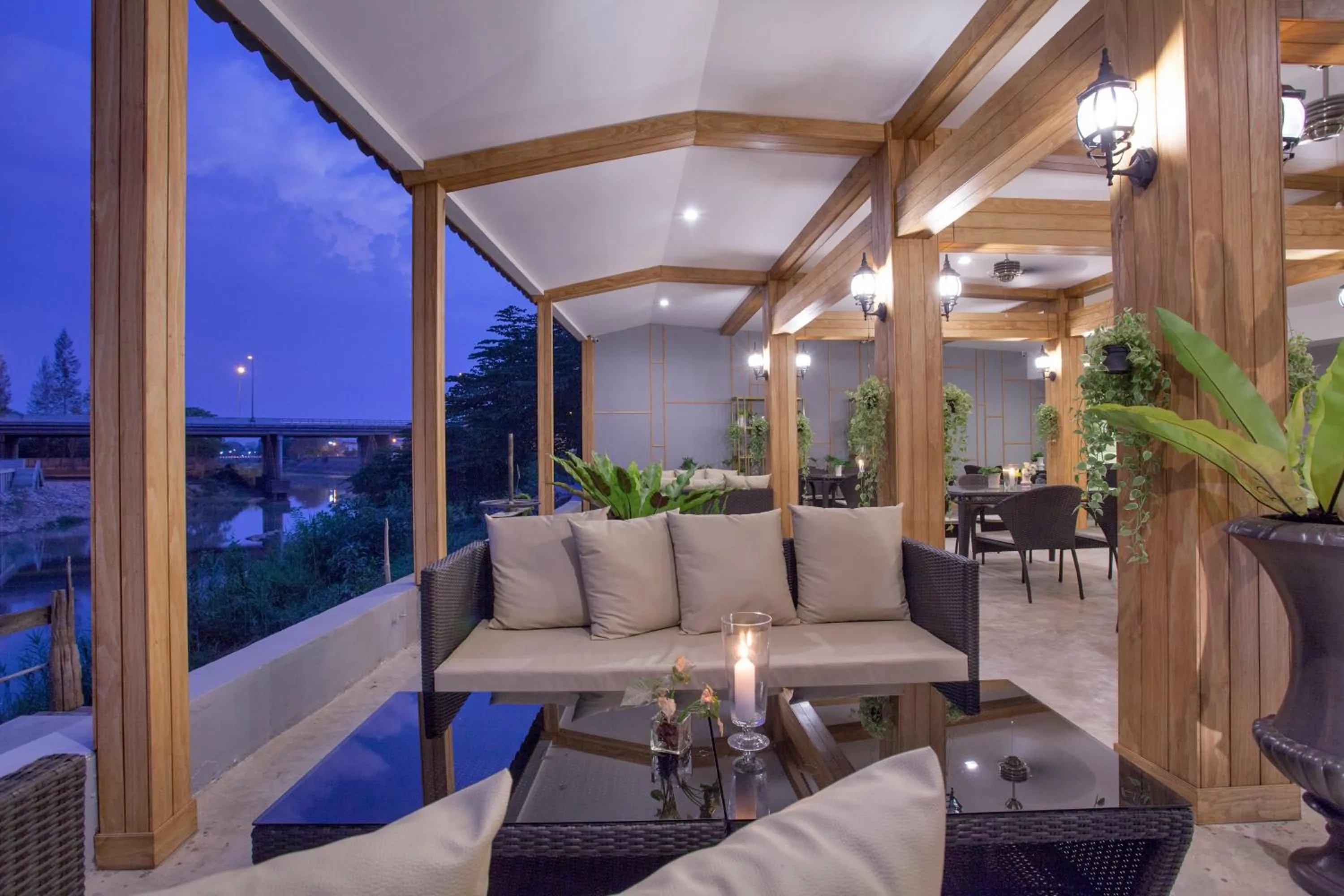 Restaurant/places to eat in The Chiang Mai Riverside