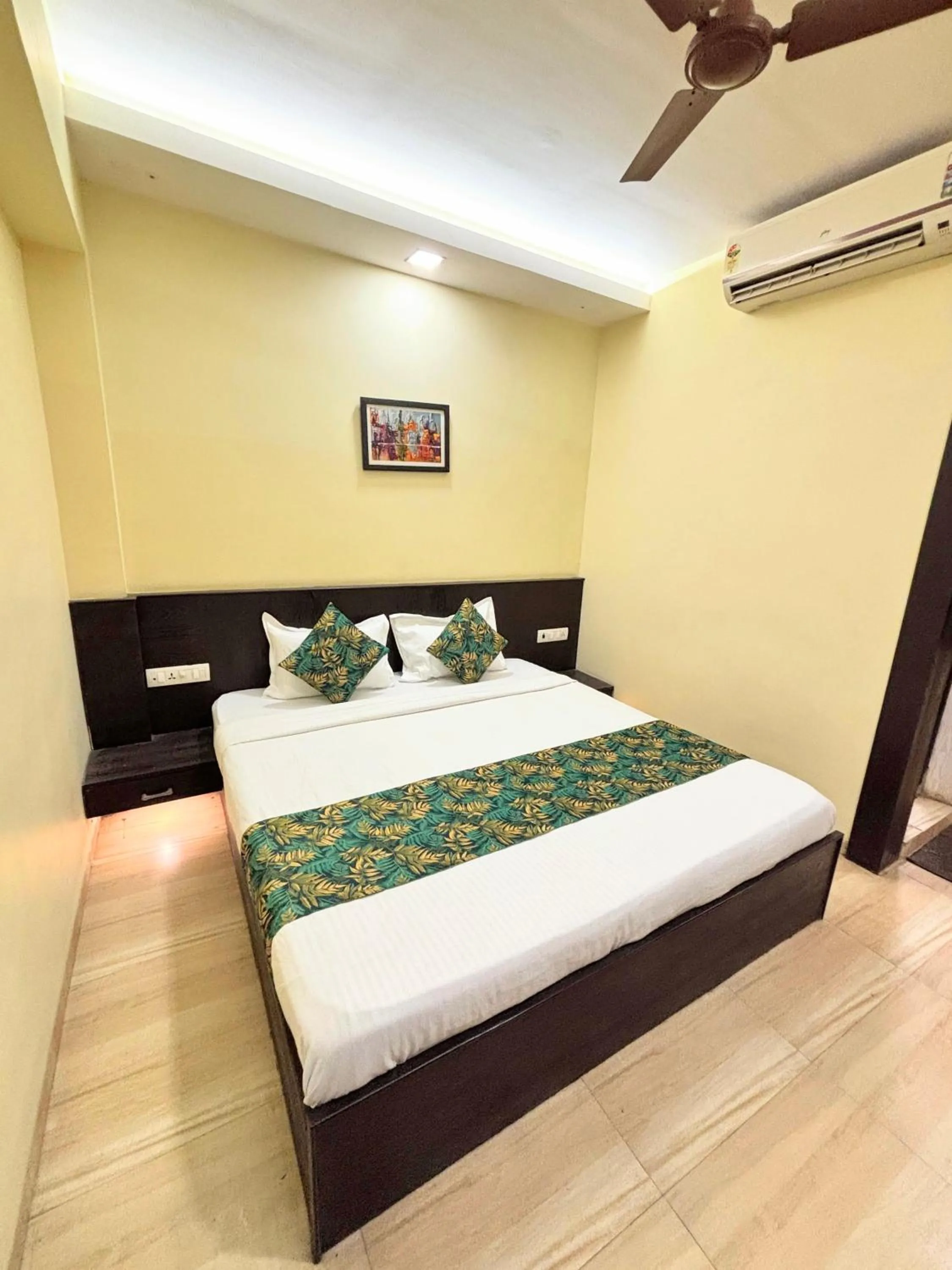 Bed in Hotel Wardhman