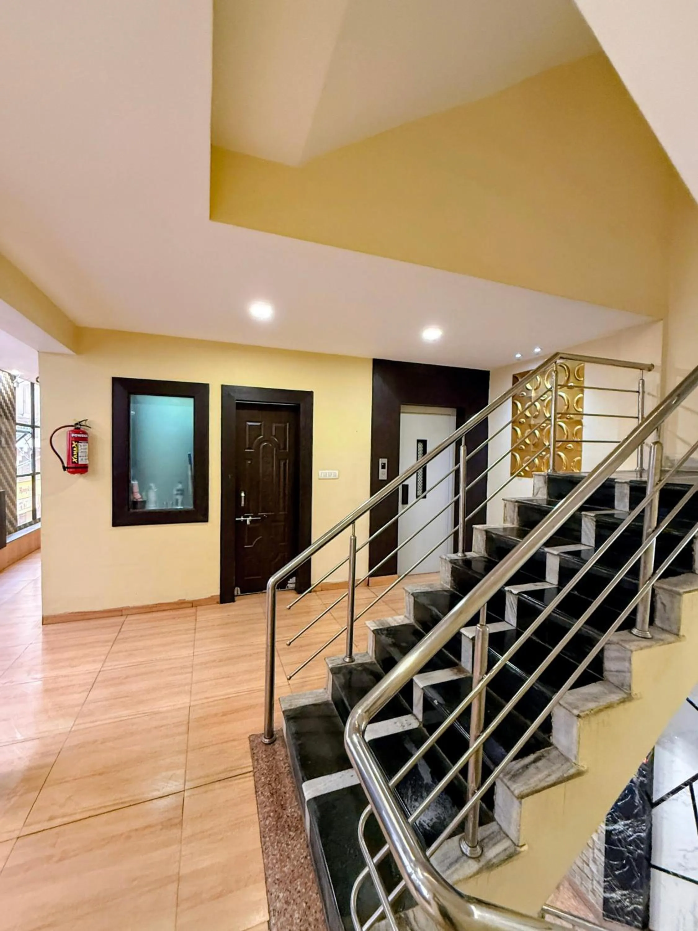 Property building in Hotel Wardhman