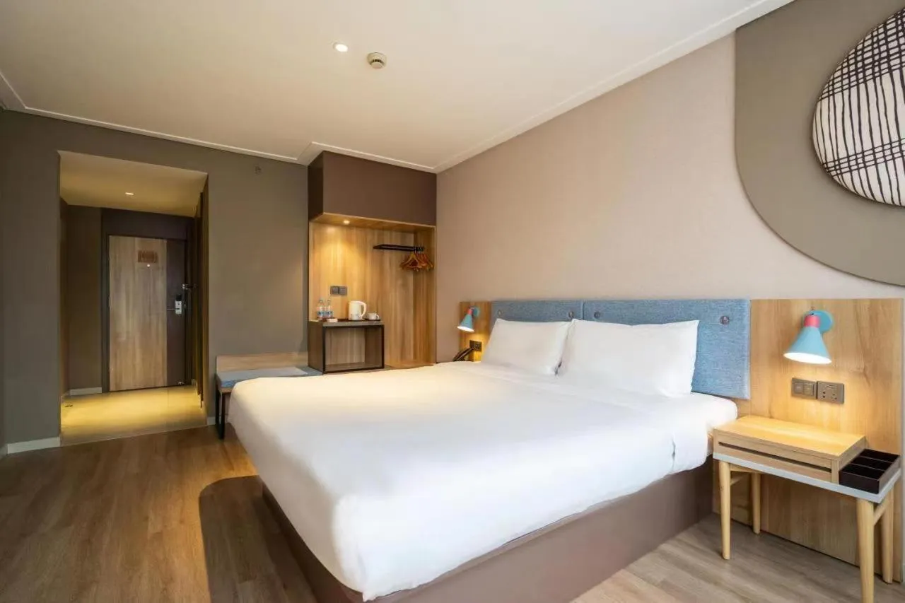 Bed in Home Inn Nanjing Railway Station Xiaoshi Metro Station